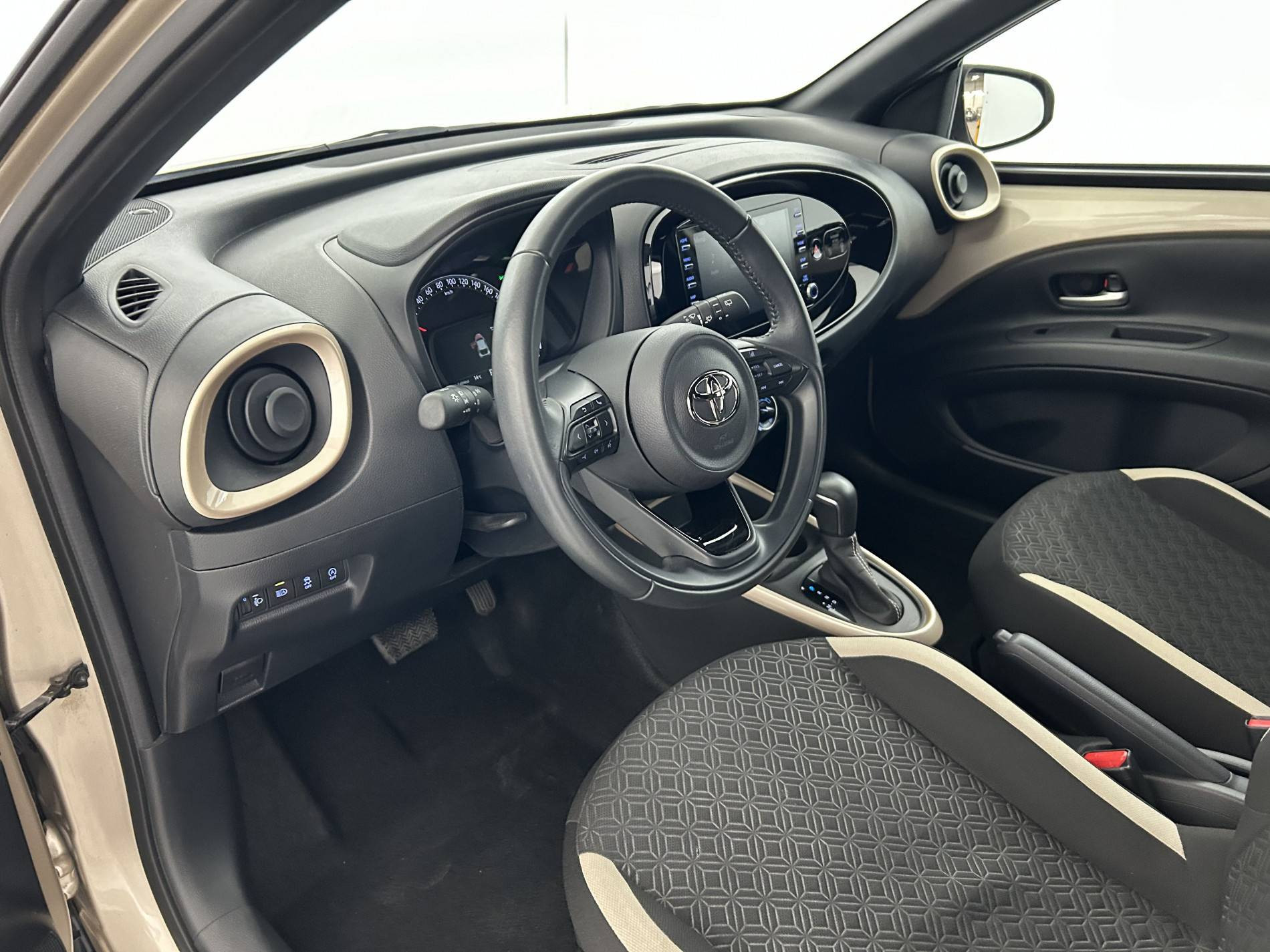 Vente en ligne Toyota Aygo X  1.0 VVT-i 72 S-CVT au prix de 15 490 €