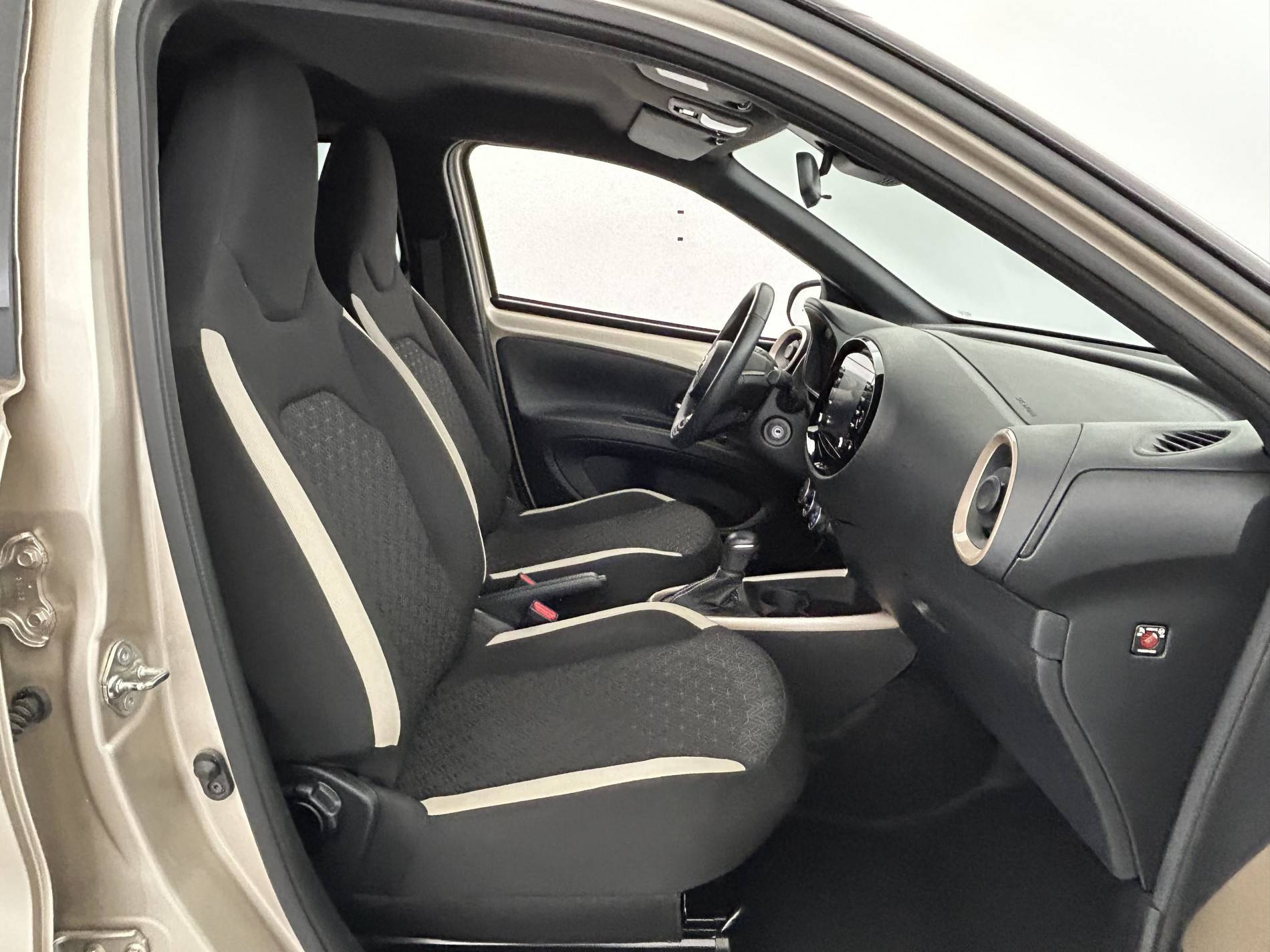 Vente en ligne Toyota Aygo X  1.0 VVT-i 72 S-CVT au prix de 15 490 €