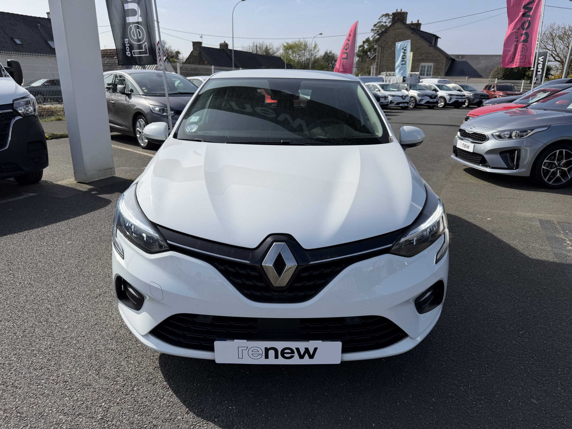 Vente en ligne Renault Clio 5 Clio E-Tech 140 au prix de 13 990 €