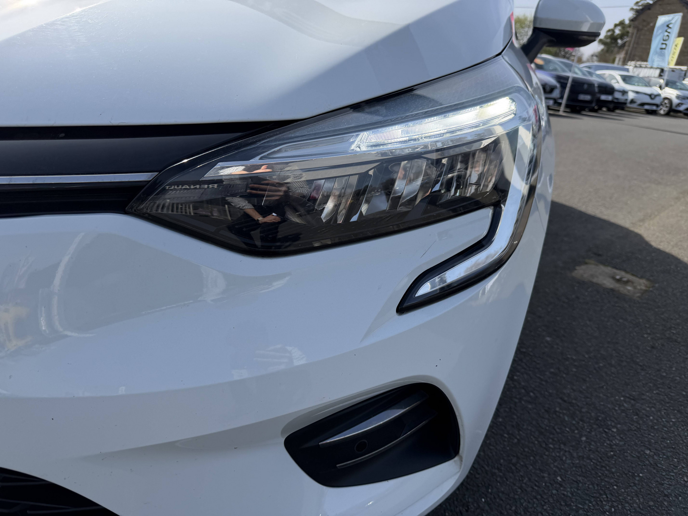 Vente en ligne Renault Clio 5 Clio E-Tech 140 au prix de 13 990 €