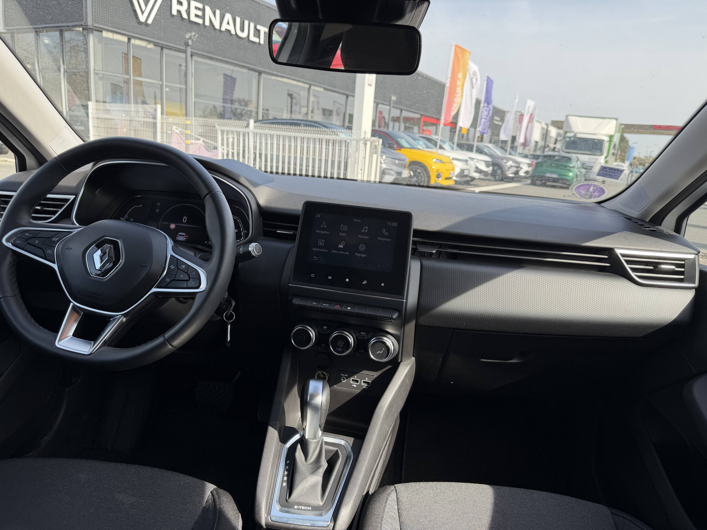 Vente en ligne Renault Clio 5 Clio E-Tech 140 au prix de 13 990 €