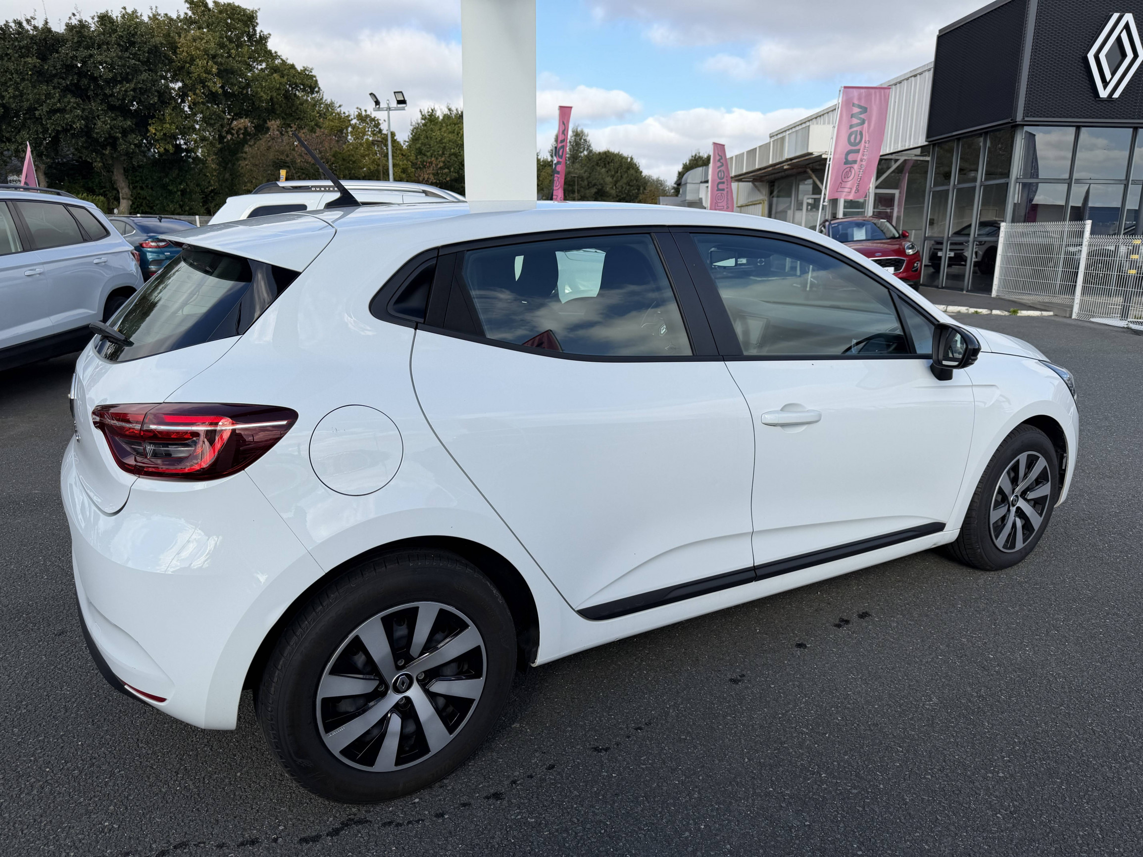 Vente en ligne Renault Clio 5 Clio TCe 90 au prix de 13 890 €