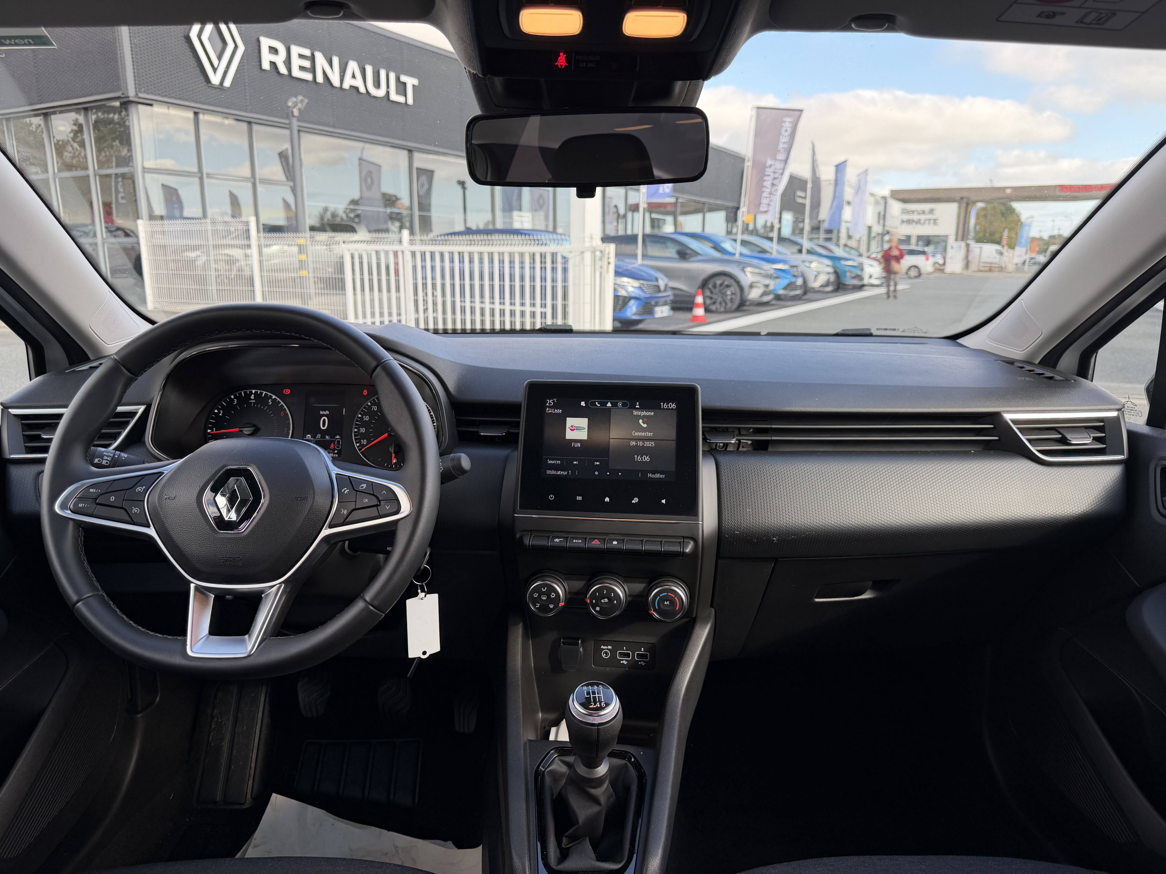 Vente en ligne Renault Clio 5 Clio TCe 90 au prix de 13 890 €
