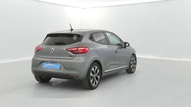 Vente en ligne Renault Clio 5 Clio E-Tech full hybrid 145 au prix de 17 990 €