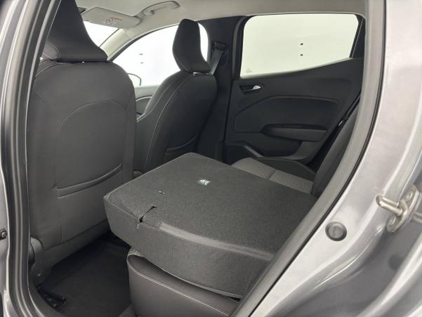 Vente en ligne Renault Clio 5 Clio E-Tech full hybrid 145 au prix de 17 990 €