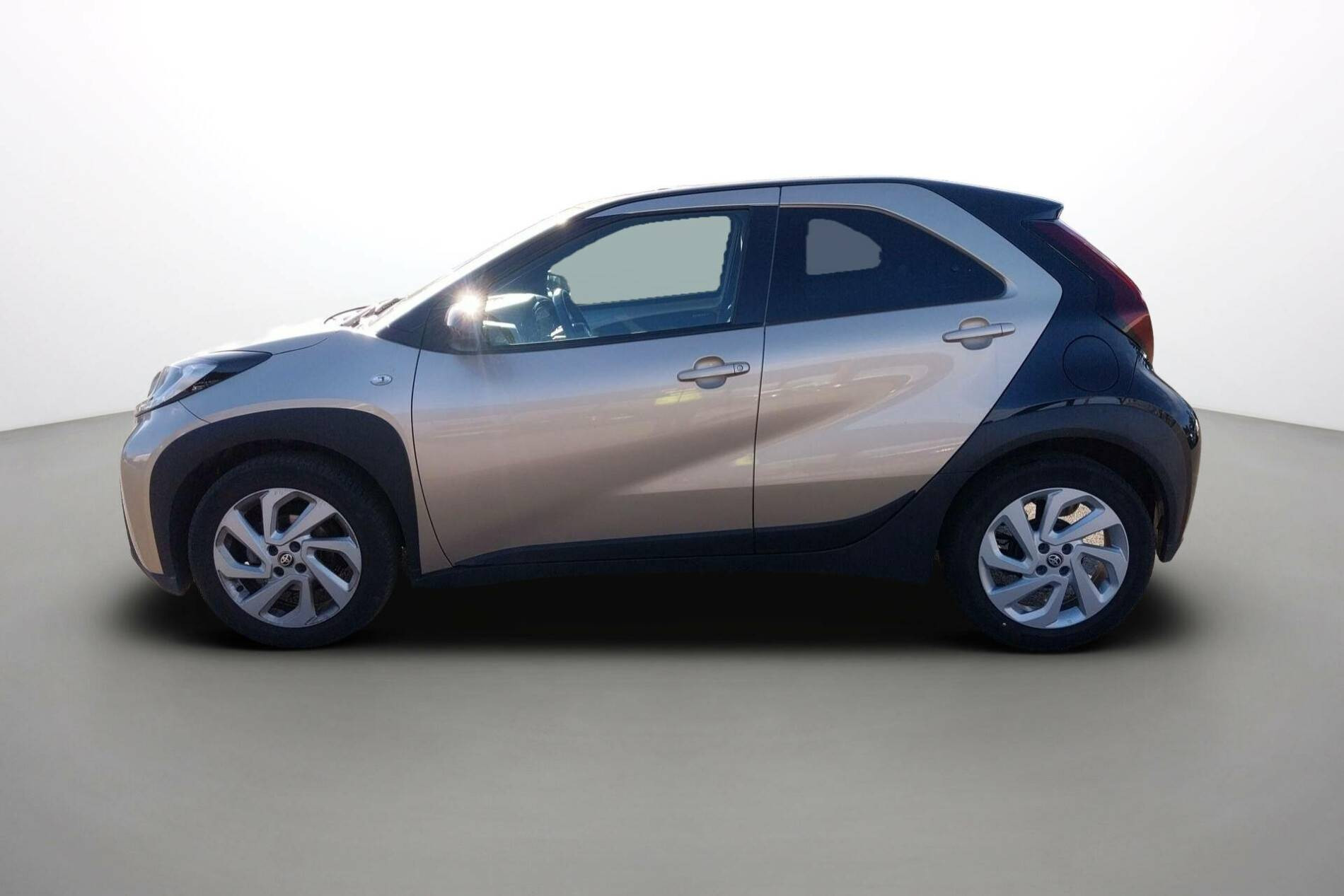 Vente en ligne Toyota Aygo X  1.0 VVT-i 72 S-CVT au prix de 15 490 €