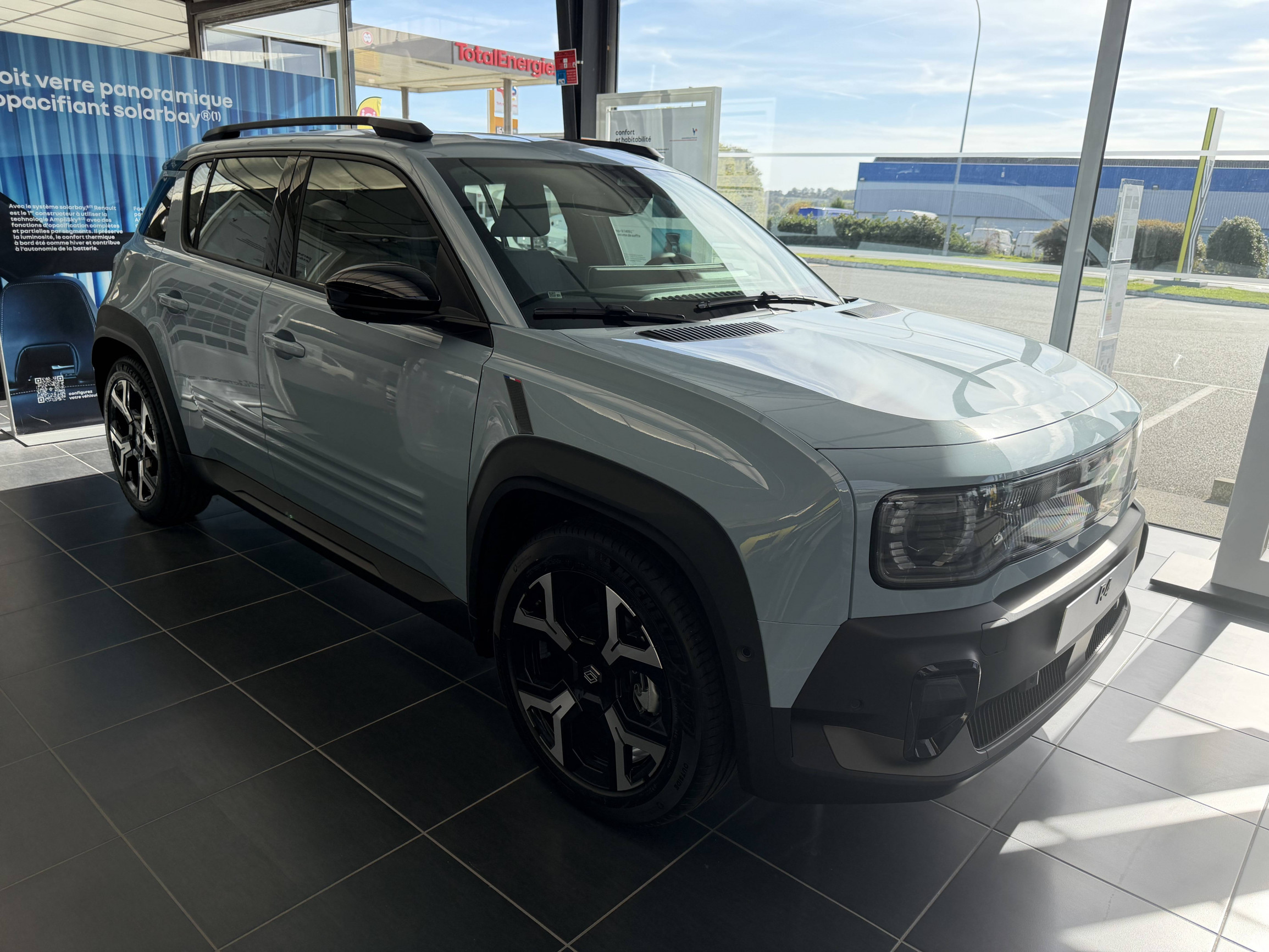 Vente en ligne Renault R4 E-Tech  150 ch autonomie confort au prix de 34 990 €