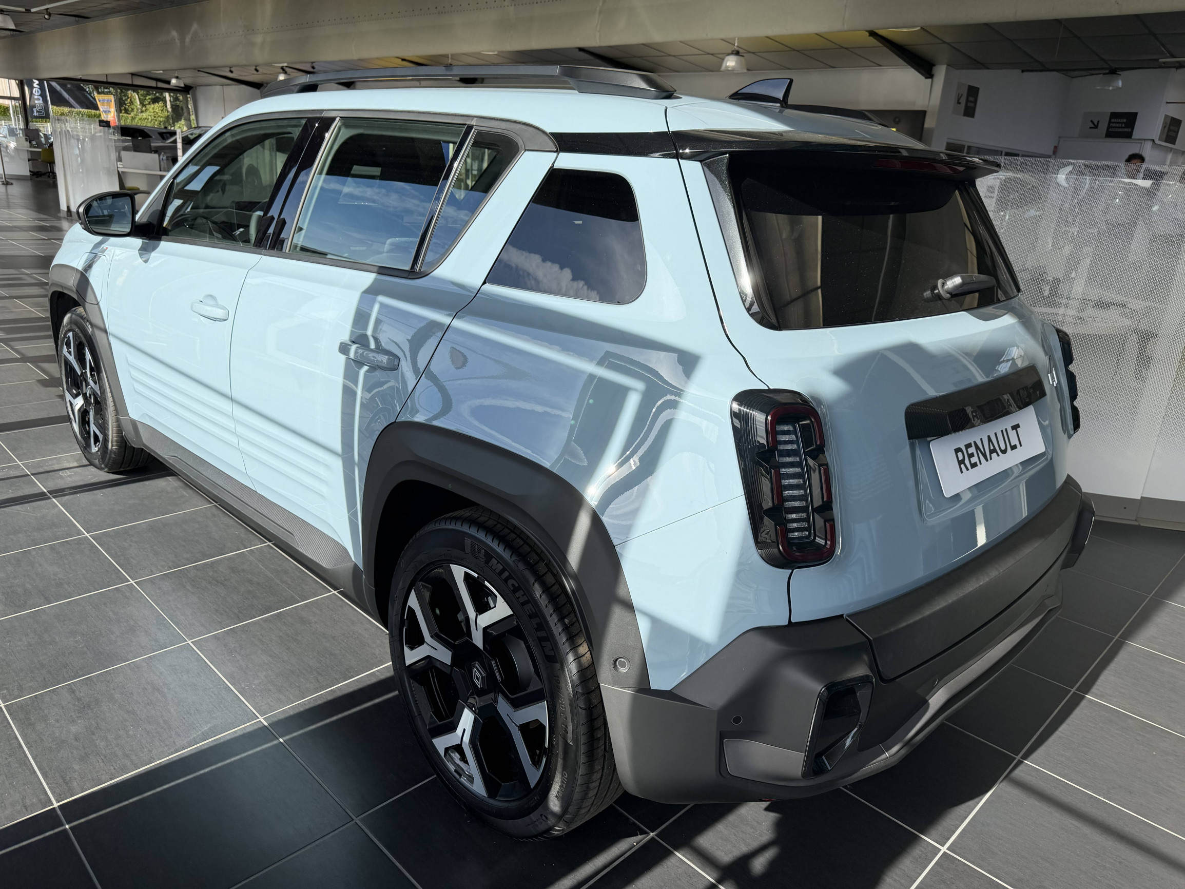 Vente en ligne Renault R4 E-Tech  150 ch autonomie confort au prix de 34 990 €