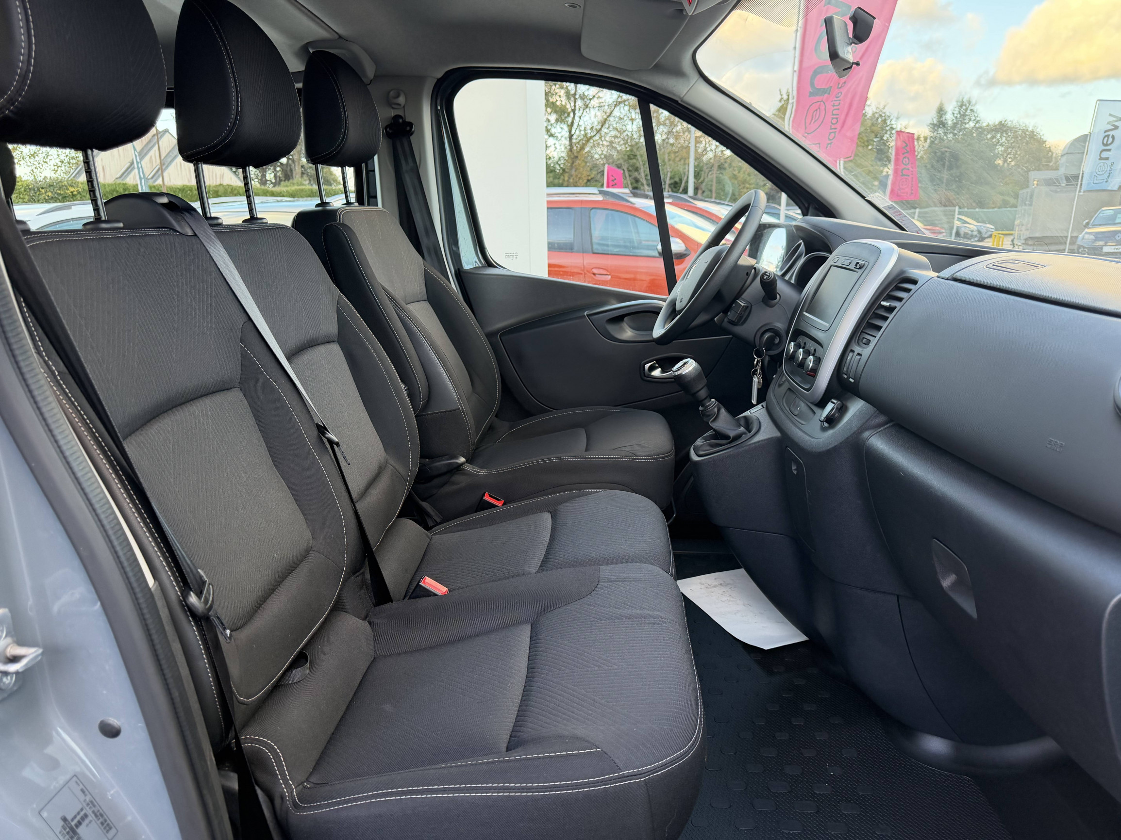 Vente en ligne Renault Trafic Cabine Approfondie  L1H1 1000 KG DCI 120 au prix de 27 990 €