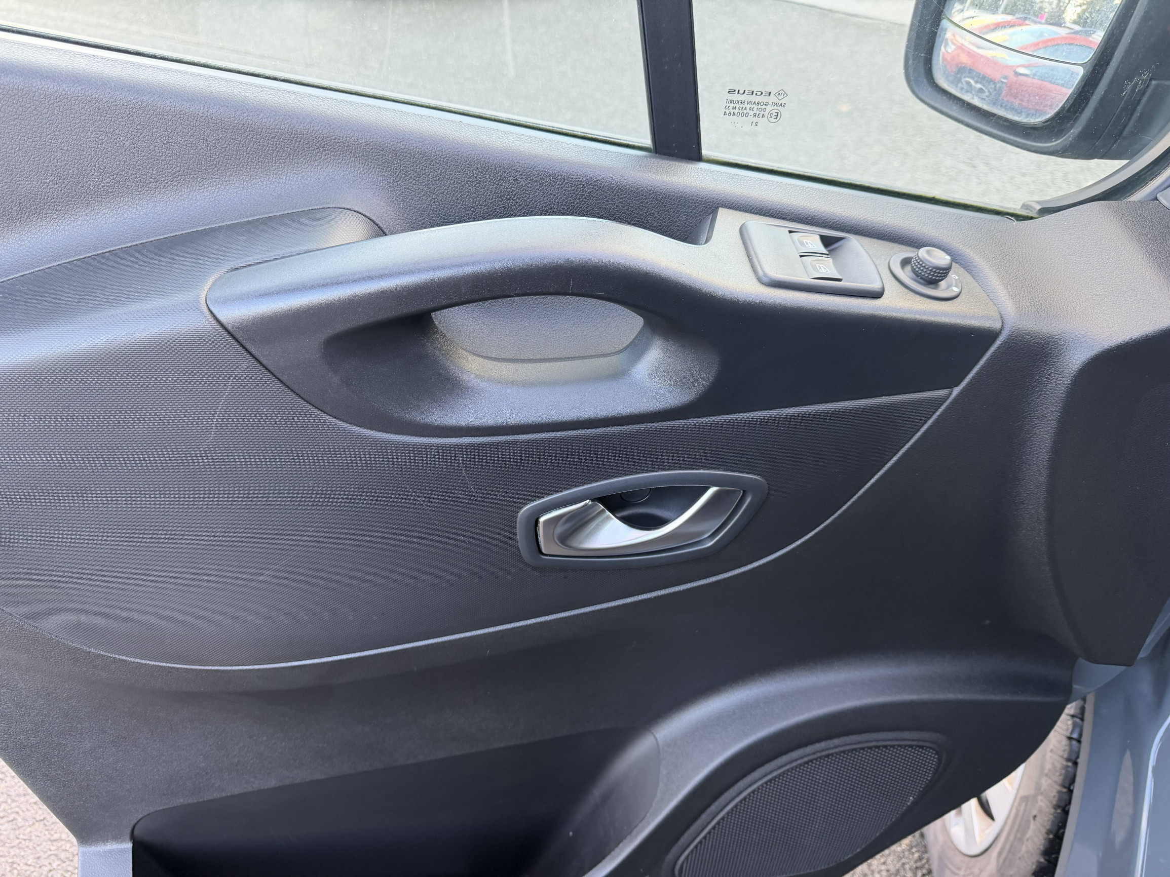 Vente en ligne Renault Trafic Cabine Approfondie  L1H1 1000 KG DCI 120 au prix de 27 990 €