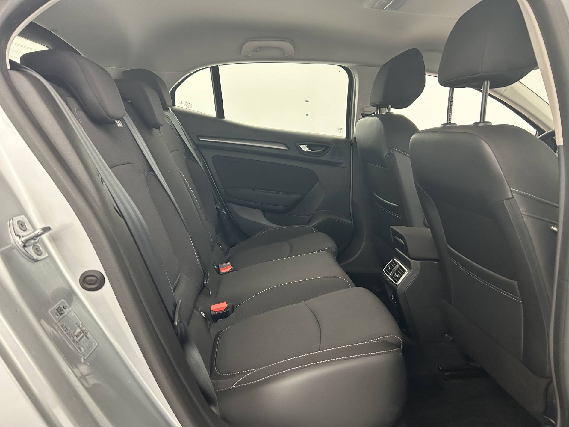 Vente en ligne Renault Megane 4 Mégane IV Berline Blue dCi 115 - 21B au prix de 14 790 €