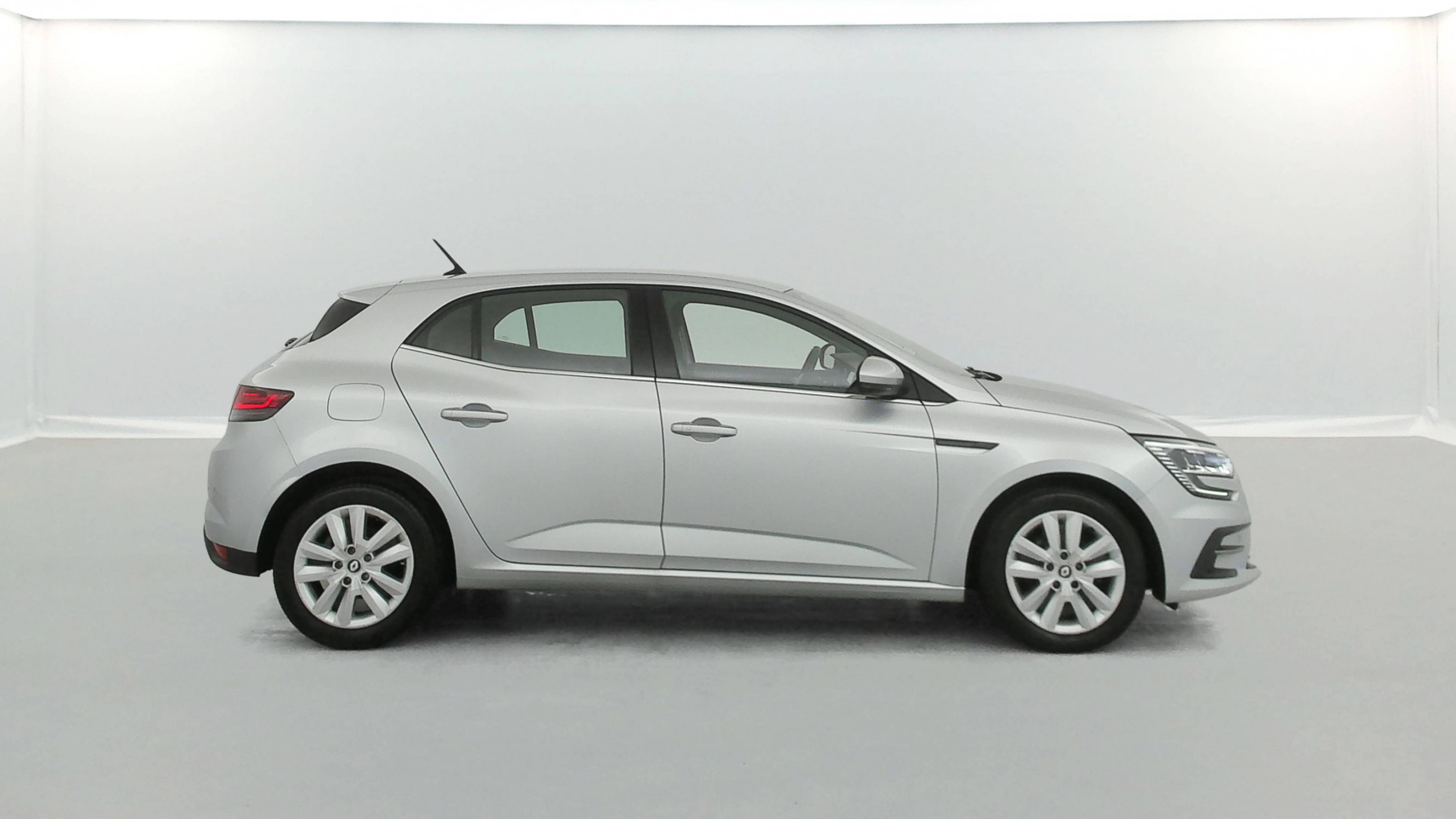 Vente en ligne Renault Megane 4 Mégane IV Berline Blue dCi 115 - 21B au prix de 14 790 €