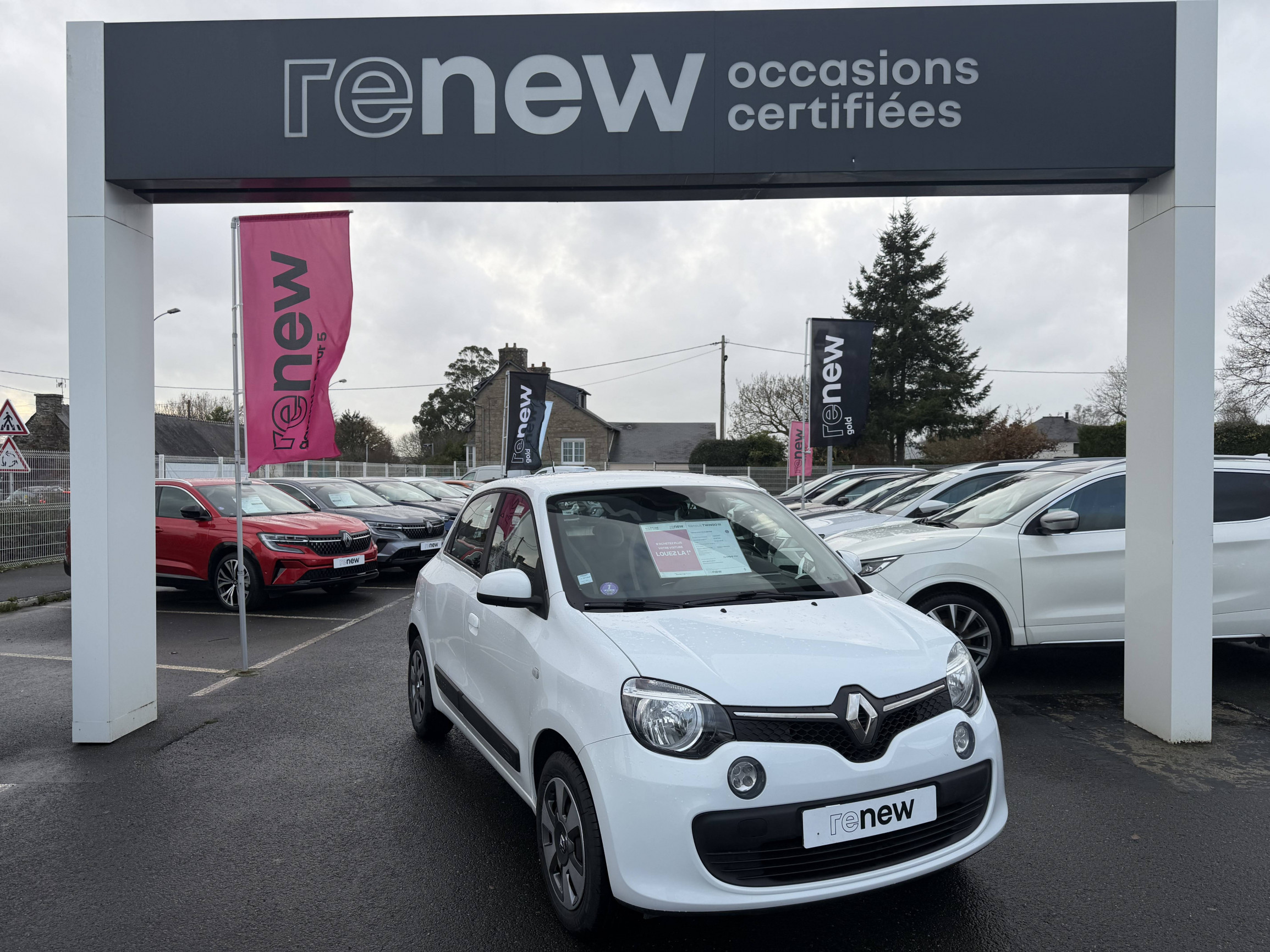 Renault Twingo 3  0.9 TCe 90 occasion de 2017 en vente à Lannion