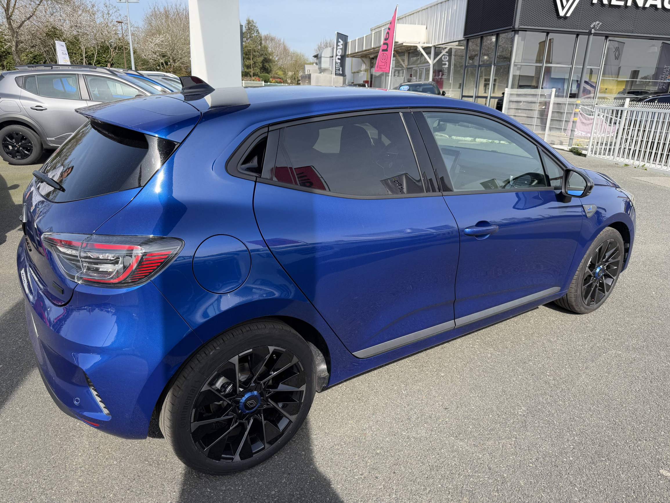 Vente en ligne Renault Clio 5 Clio E-Tech full hybrid 145 ch GSR2 au prix de 22 990 €