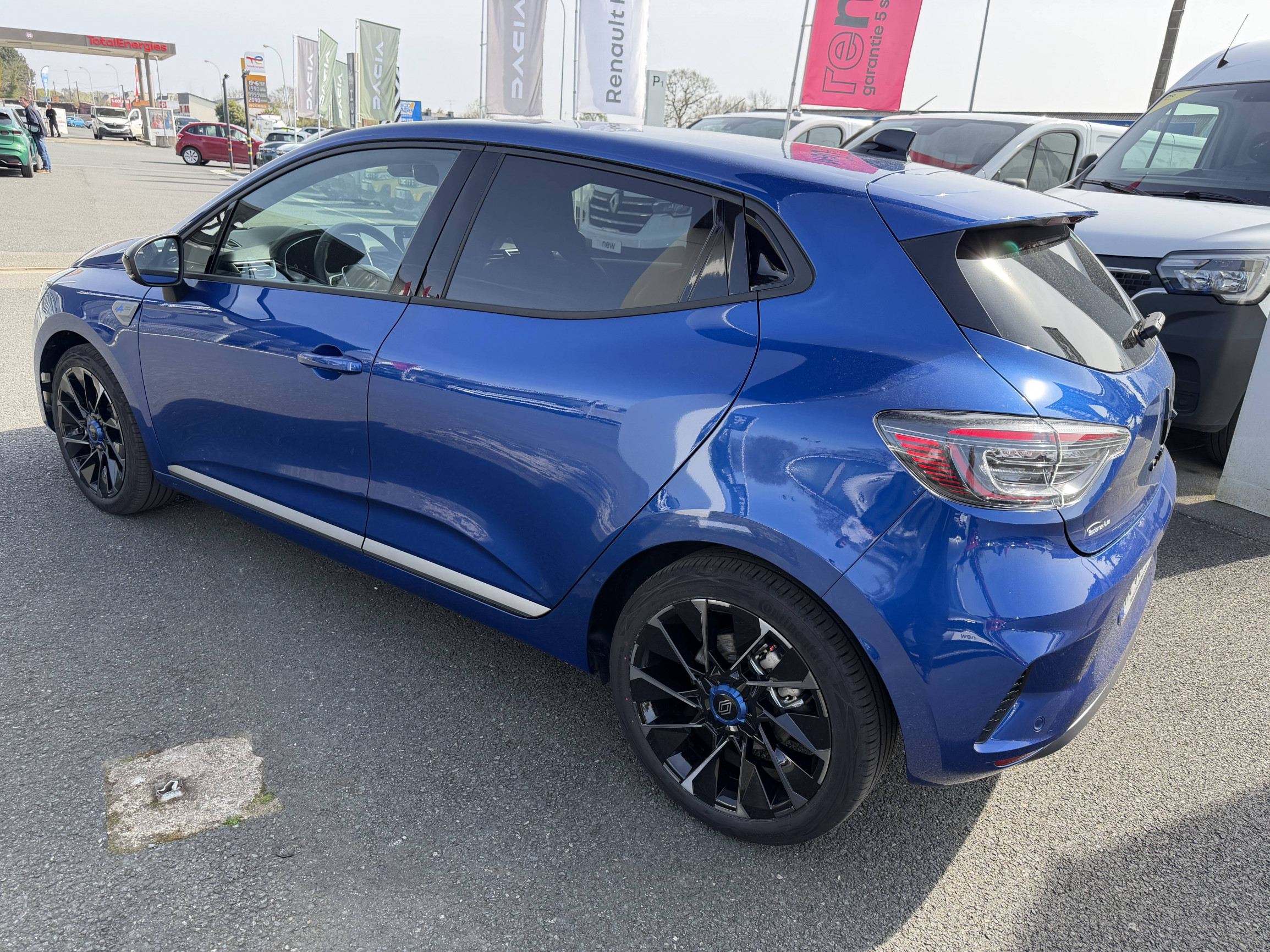 Vente en ligne Renault Clio 5 Clio E-Tech full hybrid 145 ch GSR2 au prix de 22 990 €