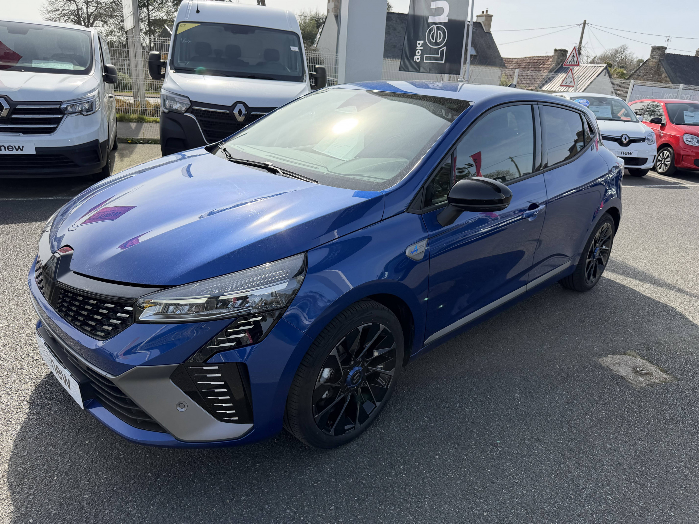 Vente en ligne Renault Clio 5 Clio E-Tech full hybrid 145 ch GSR2 au prix de 22 990 €