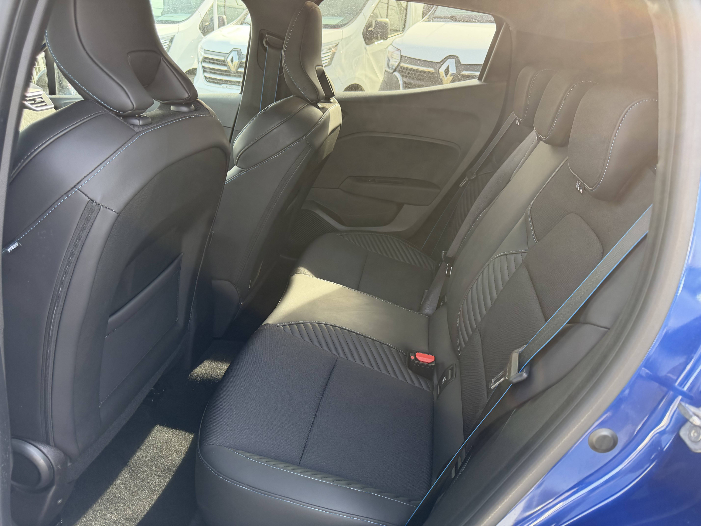 Vente en ligne Renault Clio 5 Clio E-Tech full hybrid 145 ch GSR2 au prix de 22 990 €