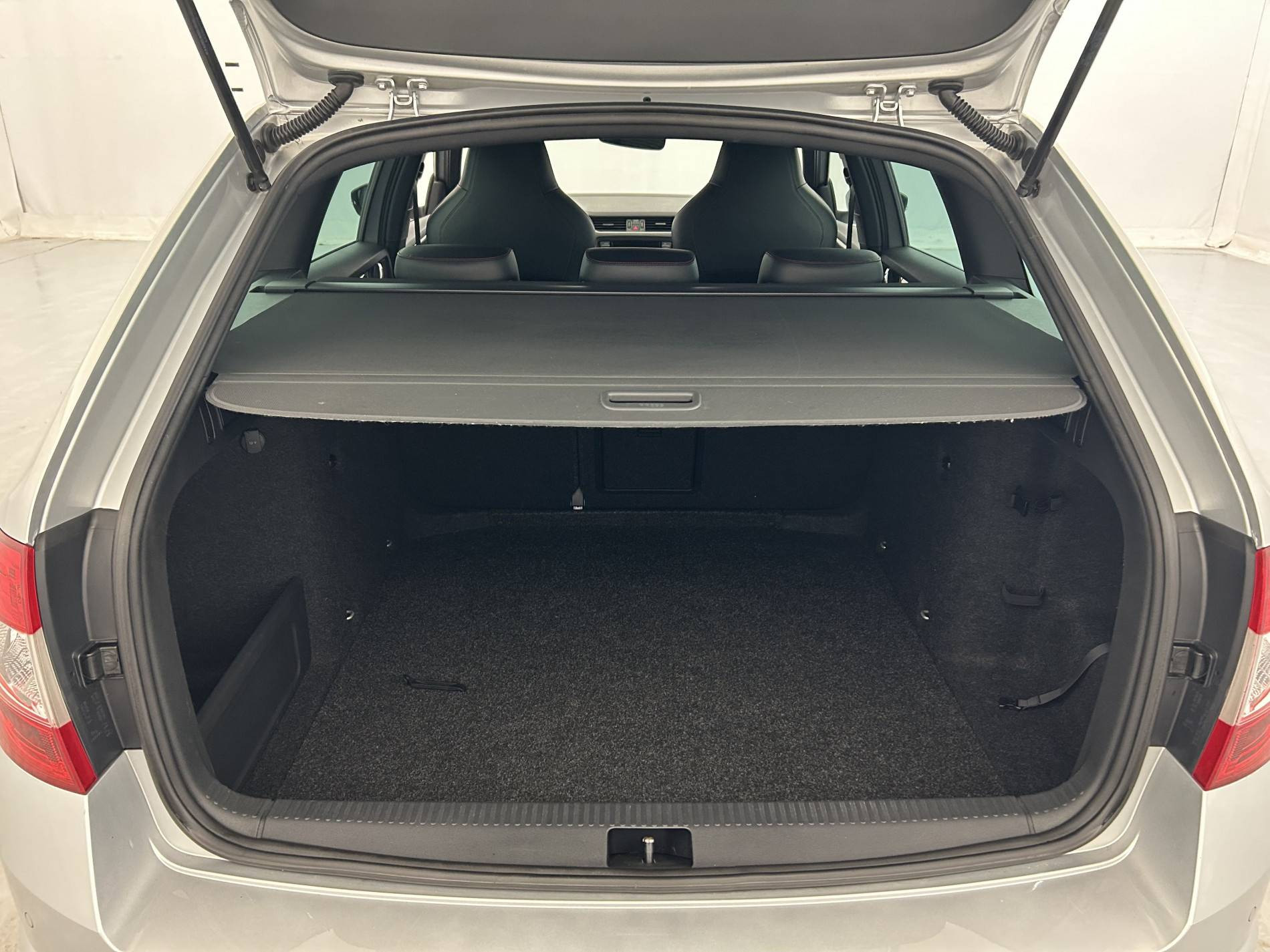 Vente en ligne Skoda Octavia Combi  2.0 TDI 184 ch CR FAP DSG6 au prix de 20 990 €