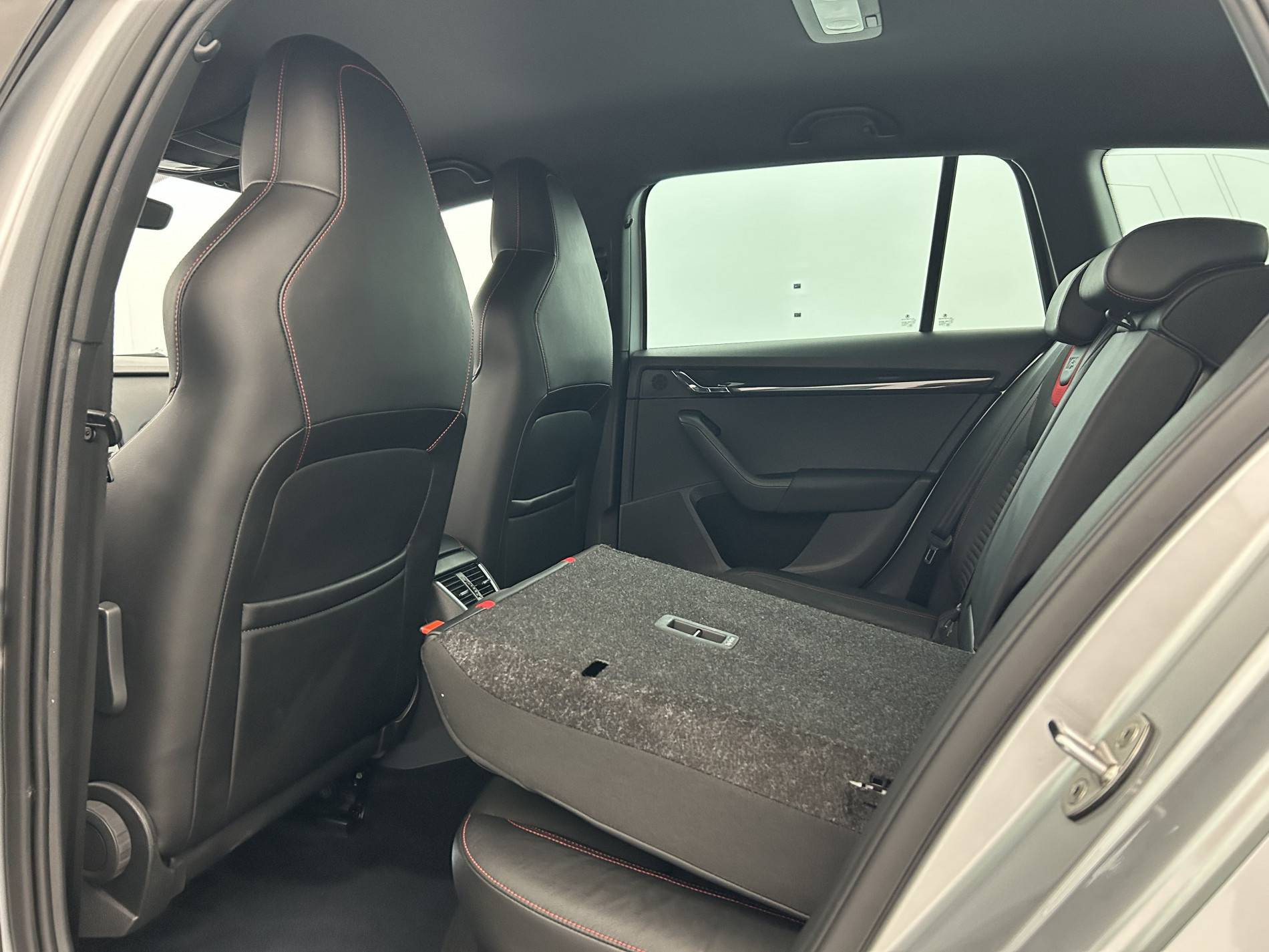 Vente en ligne Skoda Octavia Combi  2.0 TDI 184 ch CR FAP DSG6 au prix de 20 990 €