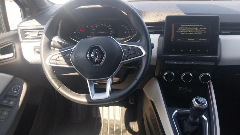 Vente en ligne Renault Clio 5 Clio TCe 90 - 21N au prix de 15 490 €