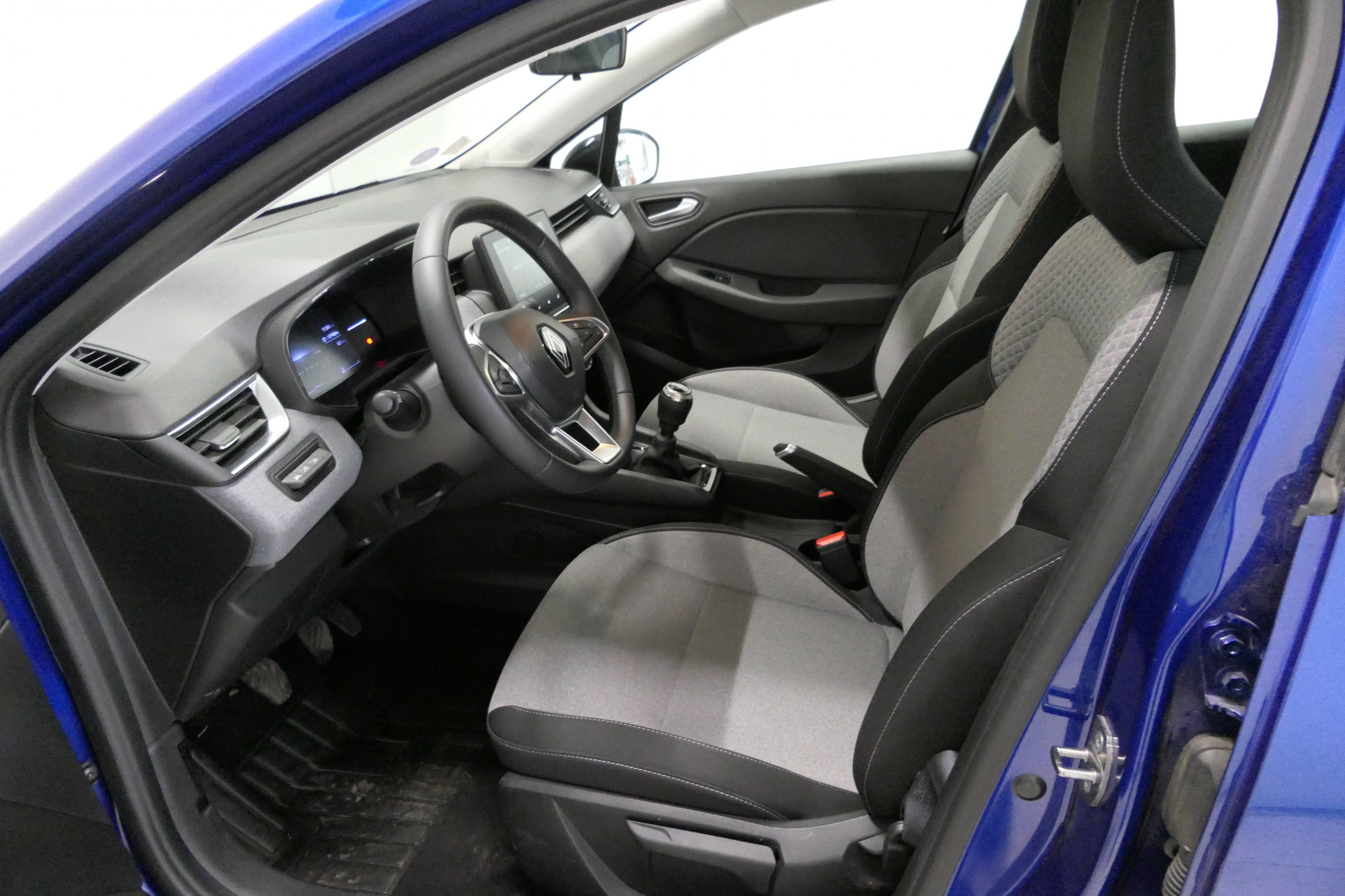 Vente en ligne Renault Clio 5 Clio TCe 90 au prix de 15 880 €