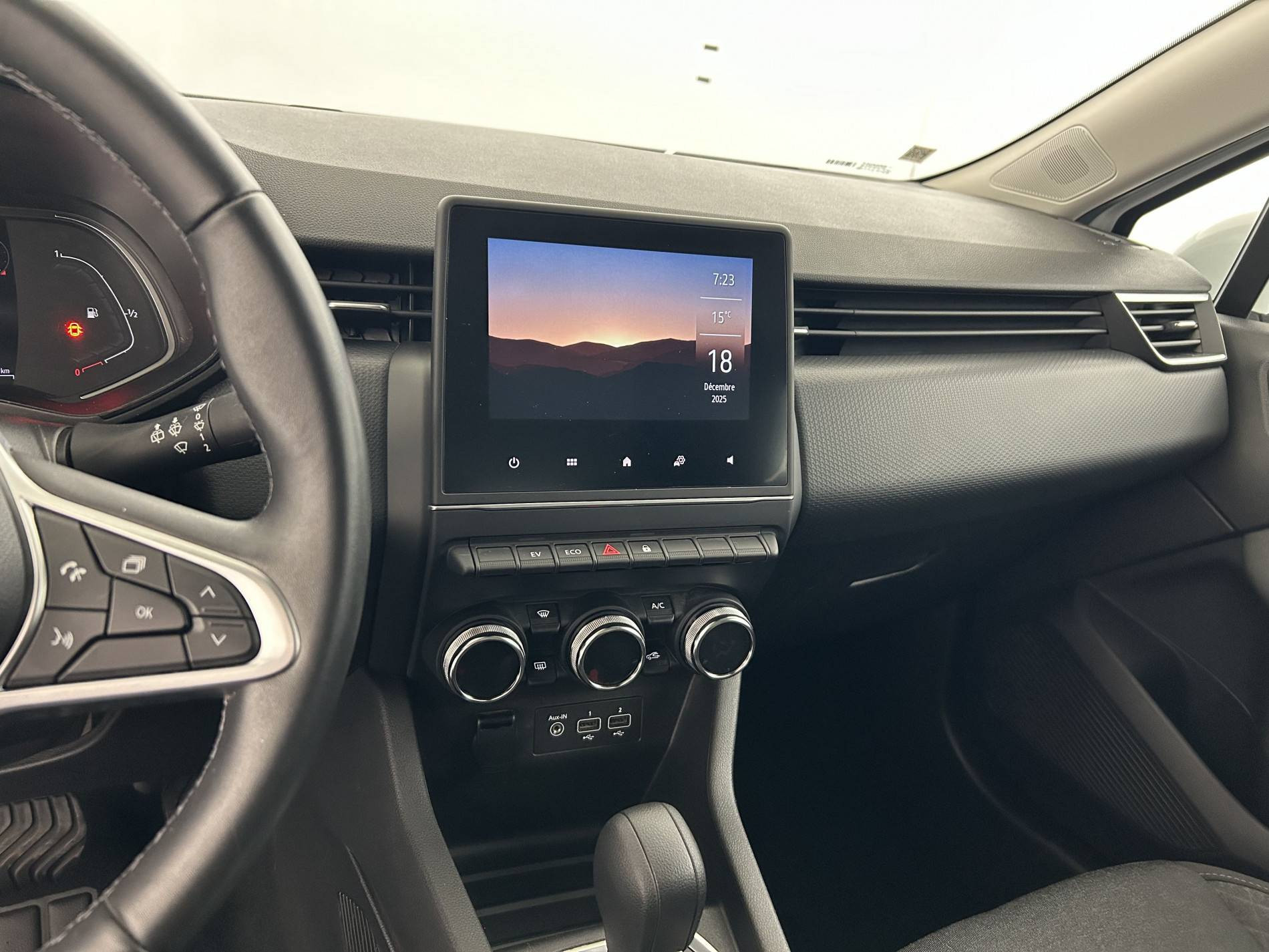 Vente en ligne Renault Clio 5 Clio E-Tech 140 - 21N au prix de 16 990 €