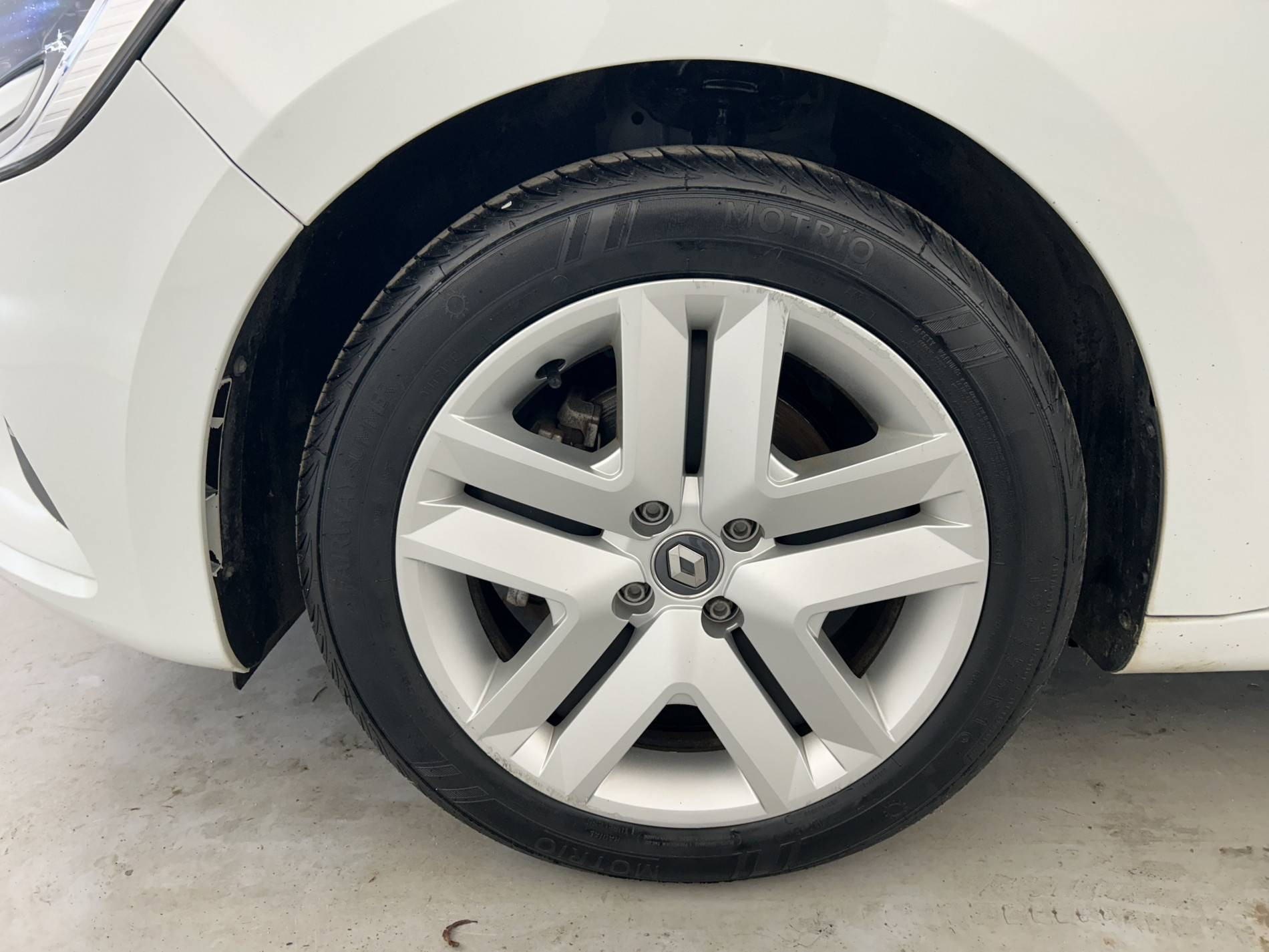 Vente en ligne Renault Clio 5 Clio E-Tech 140 - 21N au prix de 16 990 €