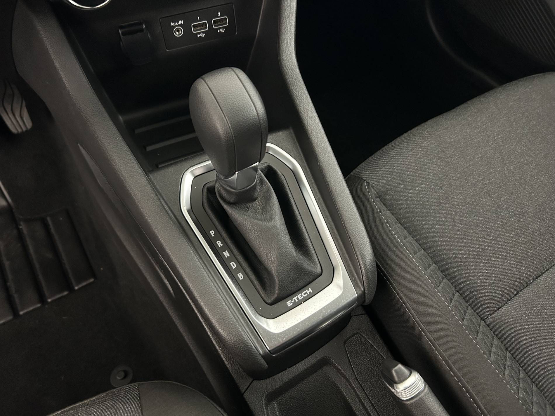 Vente en ligne Renault Clio 5 Clio E-Tech 140 - 21N au prix de 16 990 €