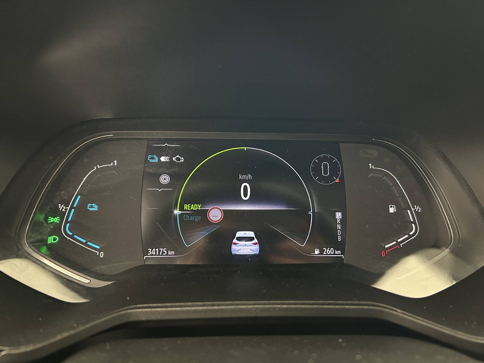 Vente en ligne Renault Clio 5 Clio E-Tech 140 - 21N au prix de 16 990 €