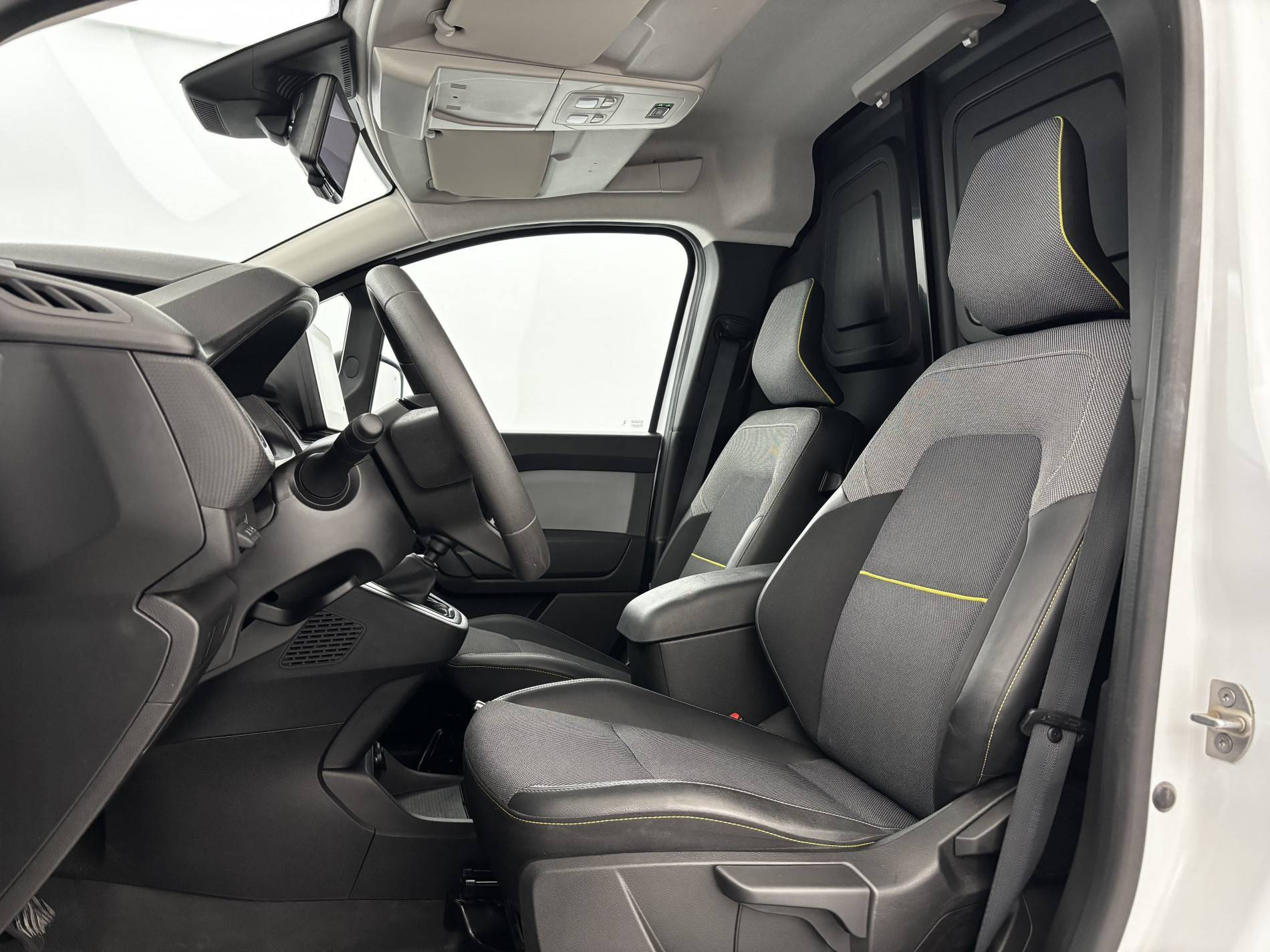 Vente en ligne Renault Kangoo Van  BLUE DCI 95 au prix de 19 590 €