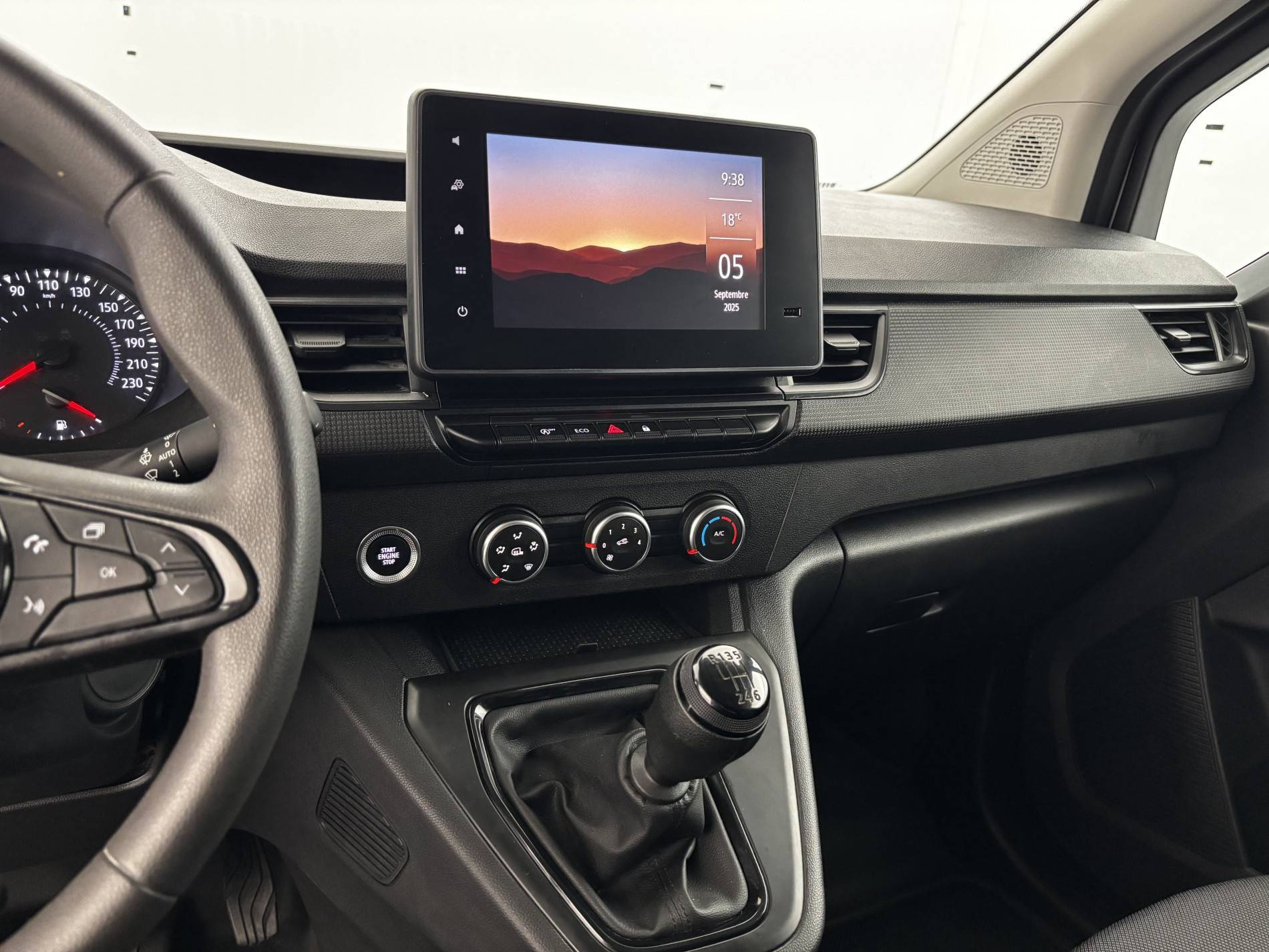 Vente en ligne Renault Kangoo Van  BLUE DCI 95 au prix de 19 590 €