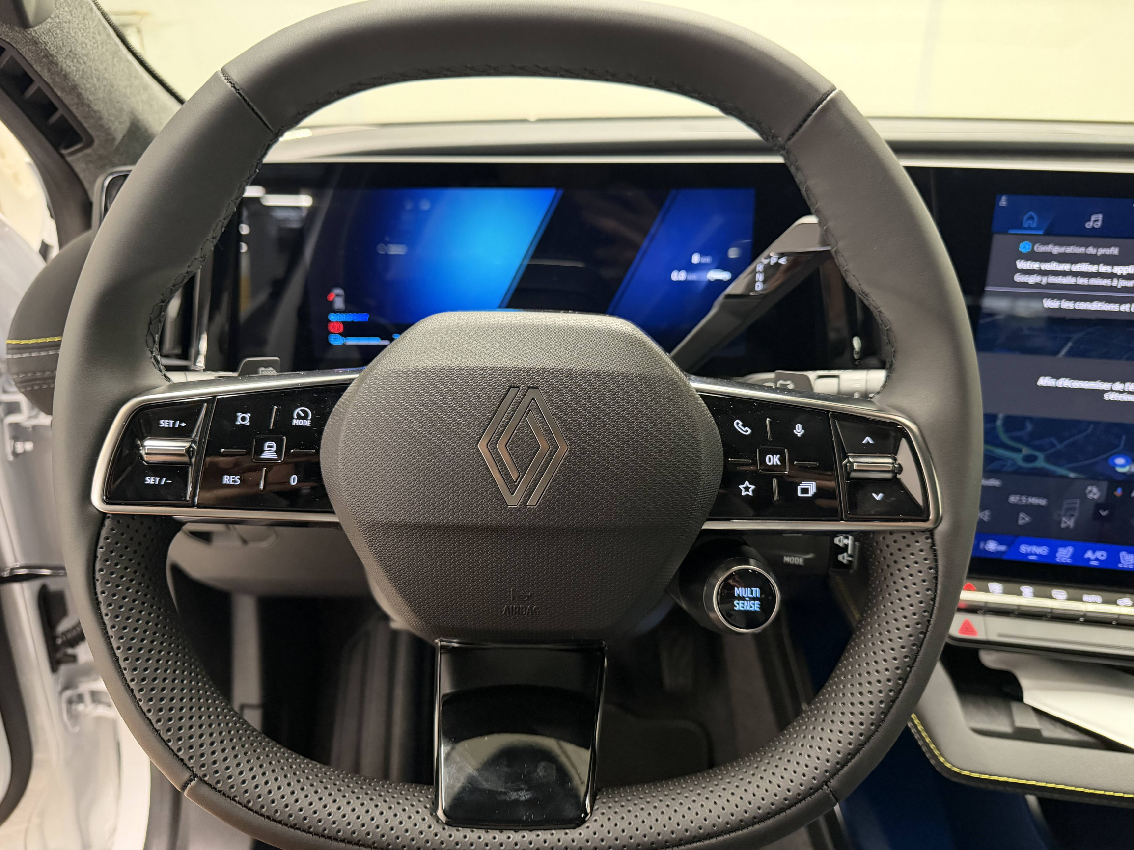 Vente en ligne Renault Scenic E-Tech  220 ch grande autonomie au prix de 400 €