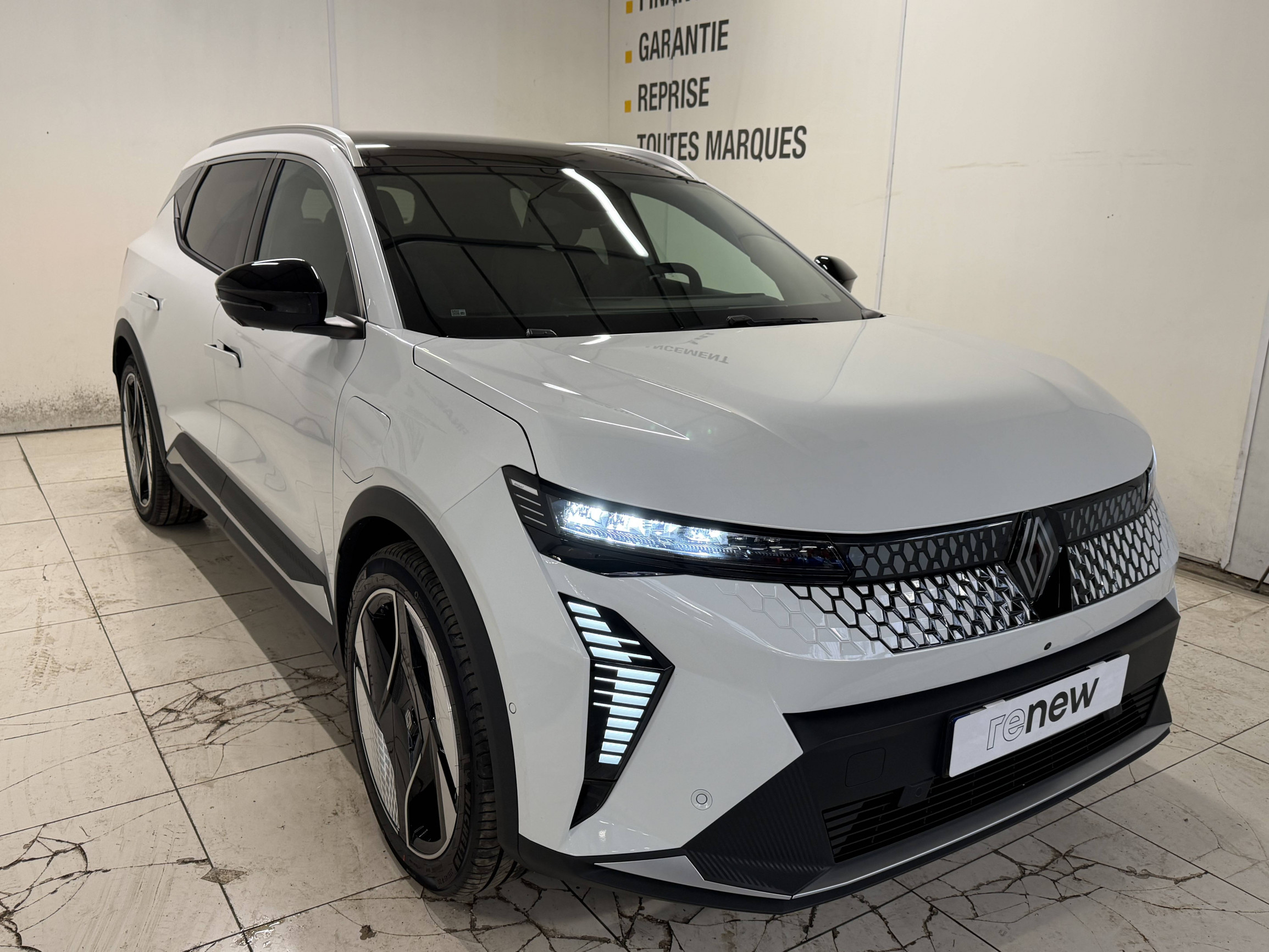 Vente en ligne Renault Scenic E-Tech  220 ch grande autonomie au prix de 400 €