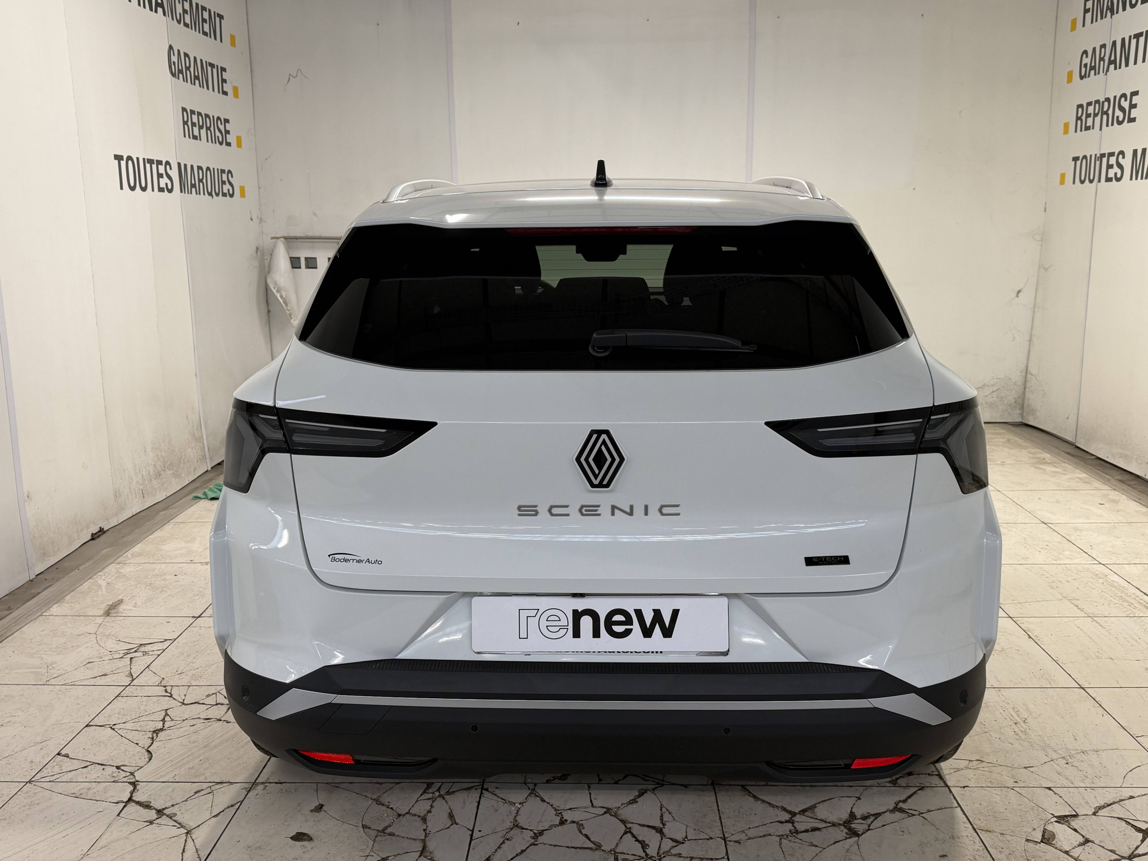 Vente en ligne Renault Scenic E-Tech  220 ch grande autonomie au prix de 400 €