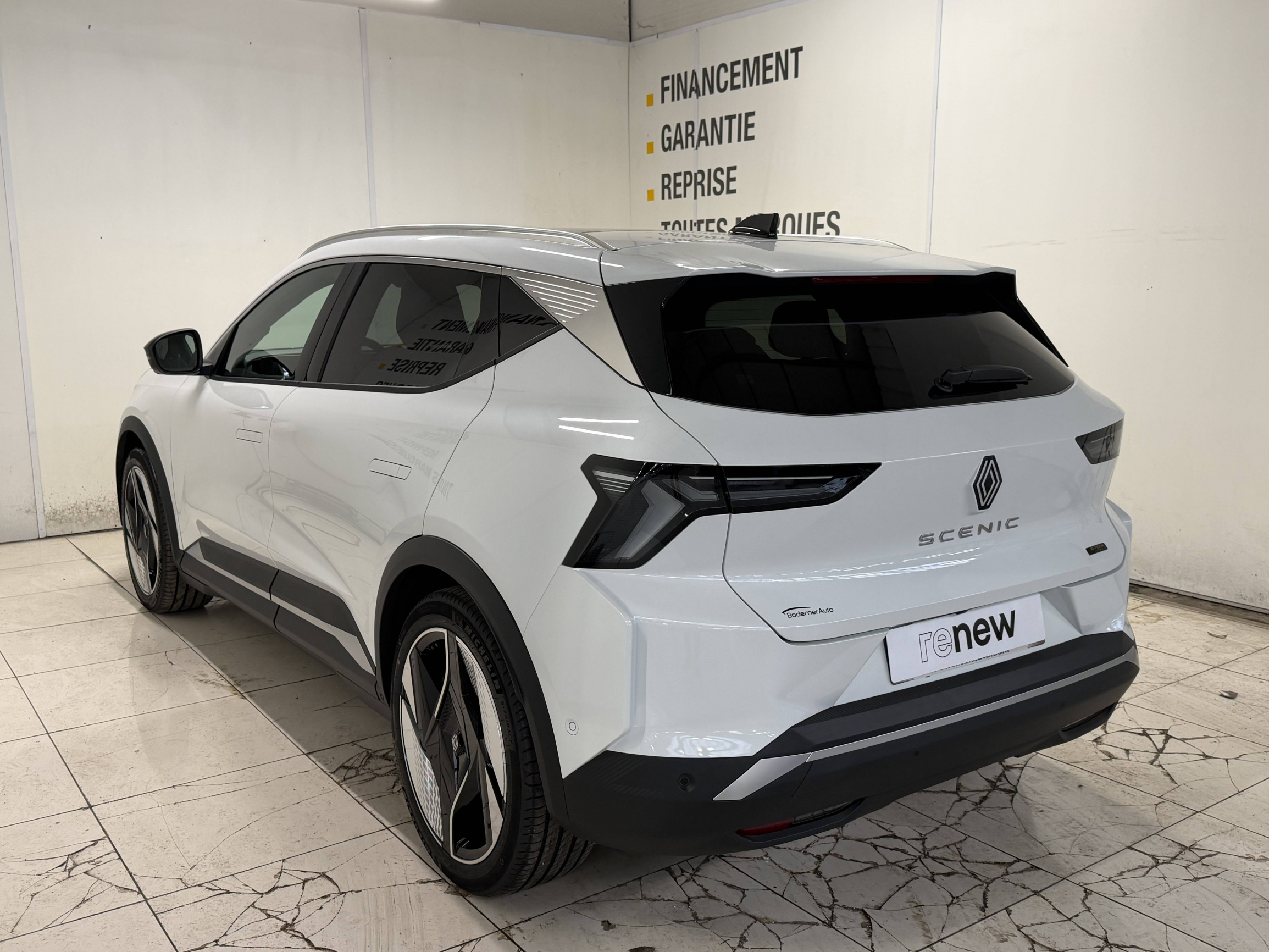 Vente en ligne Renault Scenic E-Tech  220 ch grande autonomie au prix de 400 €