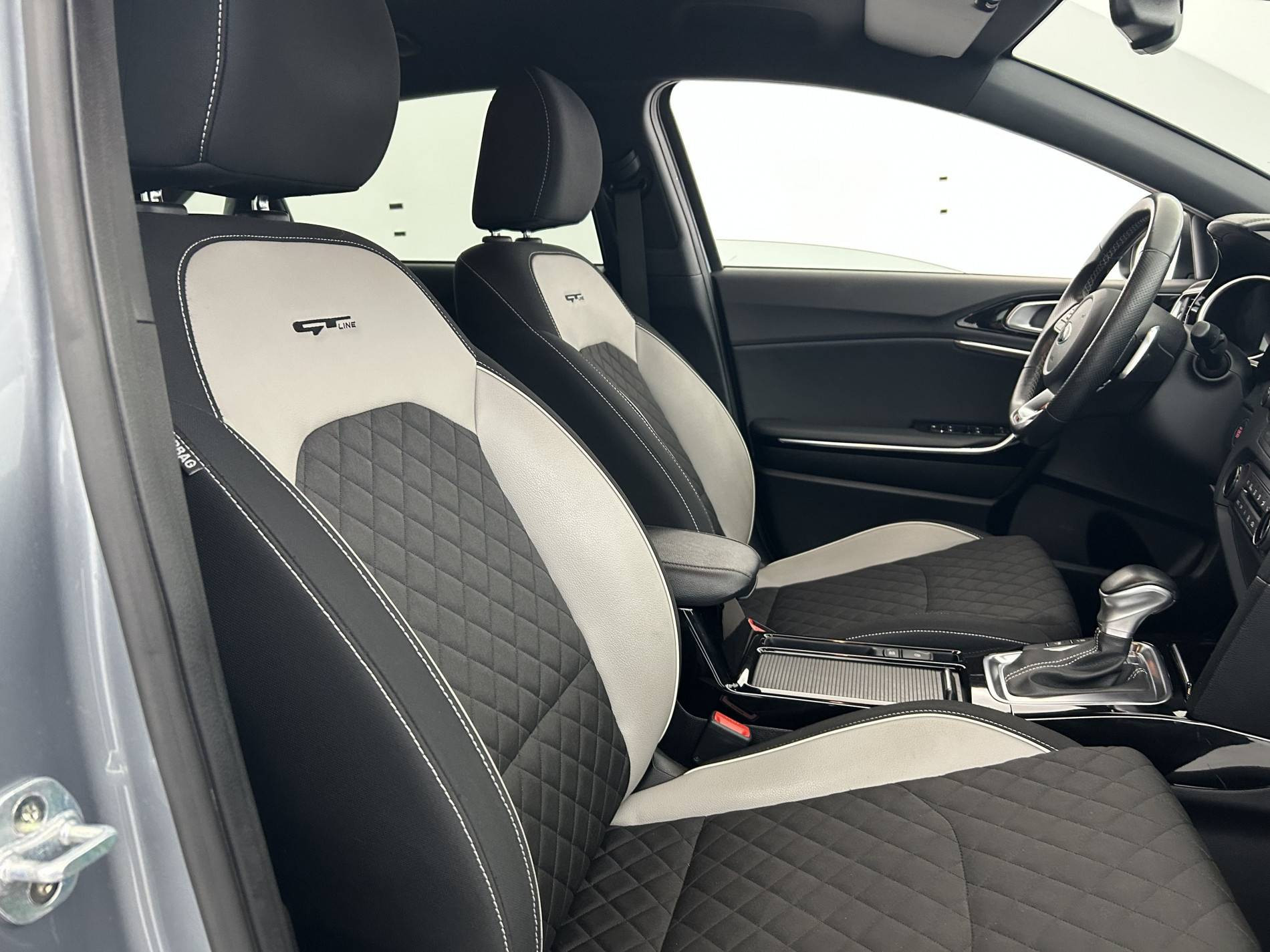 Vente en ligne Kia Ceed  1.4 T-GDI 140 ch ISG DCT7 au prix de 18 490 €