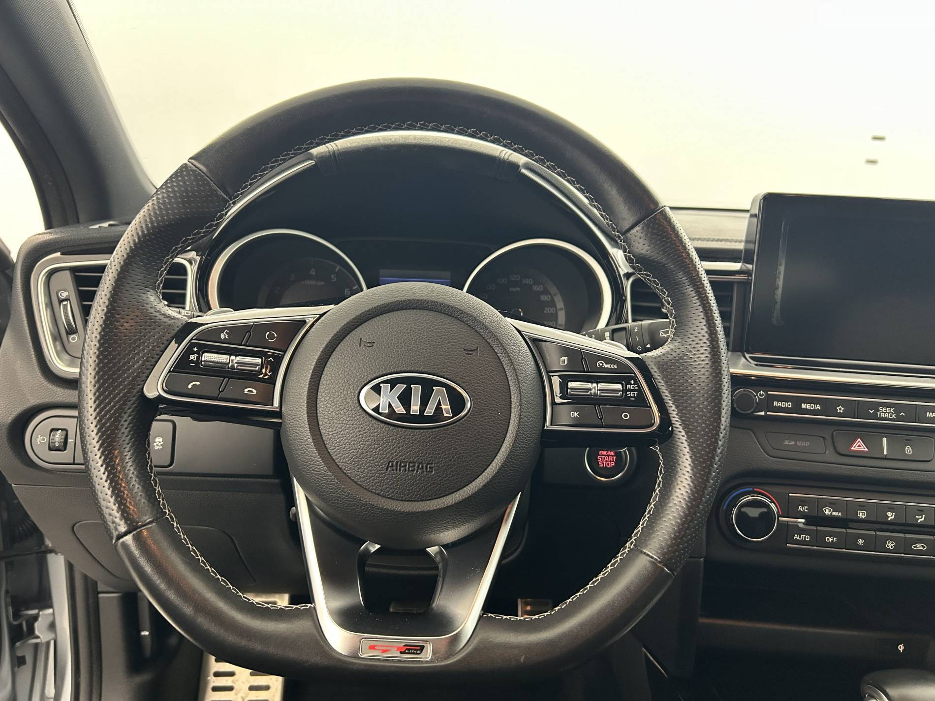 Vente en ligne Kia Ceed  1.4 T-GDI 140 ch ISG DCT7 au prix de 18 490 €