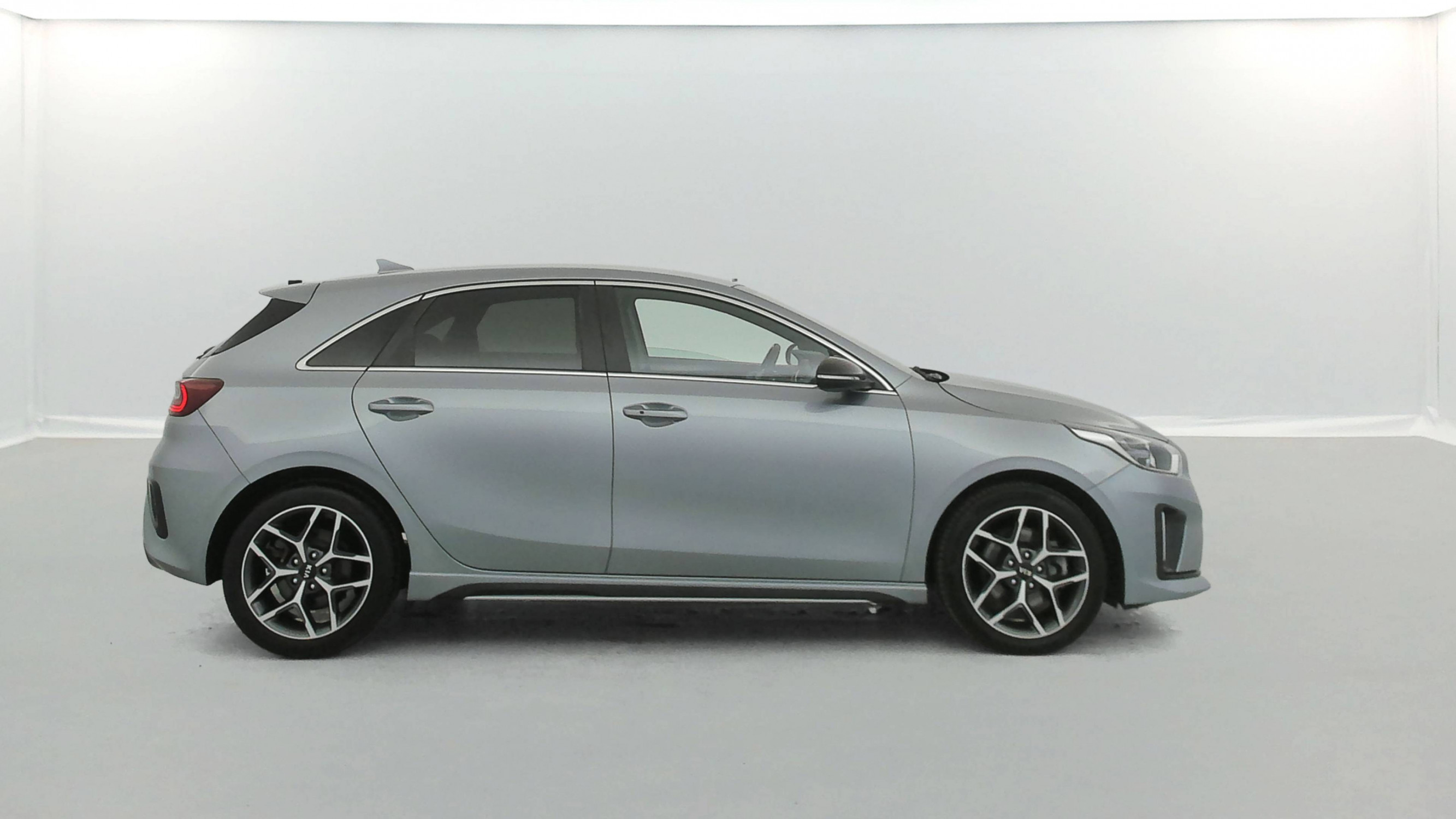 Vente en ligne Kia Ceed  1.4 T-GDI 140 ch ISG DCT7 au prix de 18 490 €