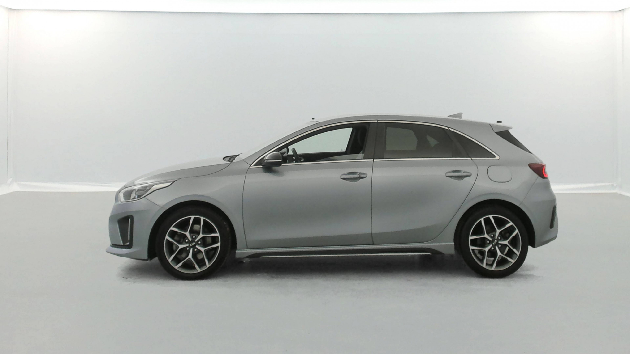 Vente en ligne Kia Ceed  1.4 T-GDI 140 ch ISG DCT7 au prix de 18 490 €