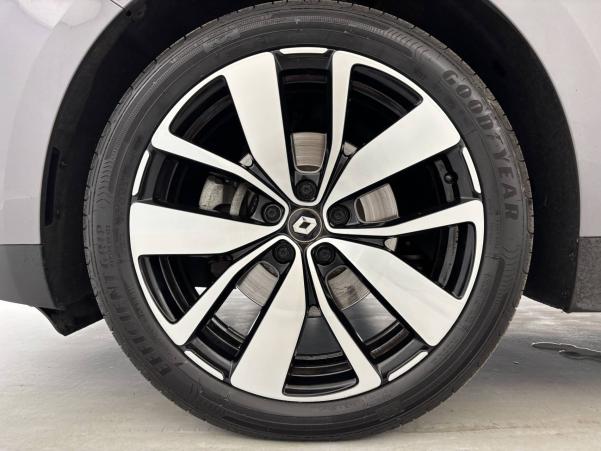 Vente en ligne Renault Scenic 4 Scenic TCe 140 FAP EDC au prix de 18 990 €