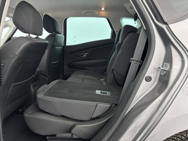 Vente en ligne Renault Scenic 4 Scenic TCe 140 FAP EDC au prix de 18 990 €
