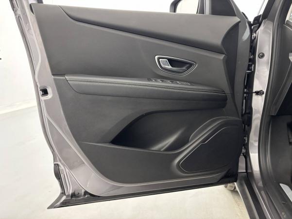 Vente en ligne Renault Scenic 4 Scenic TCe 140 FAP EDC au prix de 18 990 €
