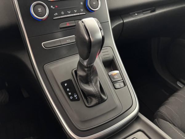 Vente en ligne Renault Scenic 4 Scenic TCe 140 FAP EDC au prix de 18 990 €
