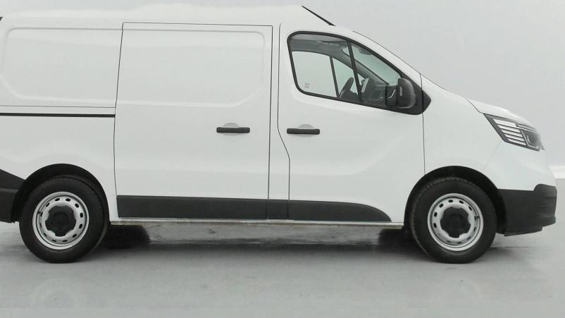 Vente en ligne Renault Trafic 3 Fourgon TRAFIC FGN L1H1 3000 KG BLUE DCI 130 au prix de 27 990 €