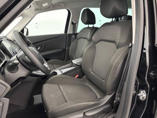 Vente en ligne Renault Grand Scenic 4 Grand Scenic TCe 140 EDC au prix de 20 490 €