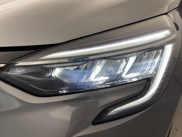Vente en ligne Renault Clio 5 Clio E-Tech full hybrid 145 au prix de 17 990 €
