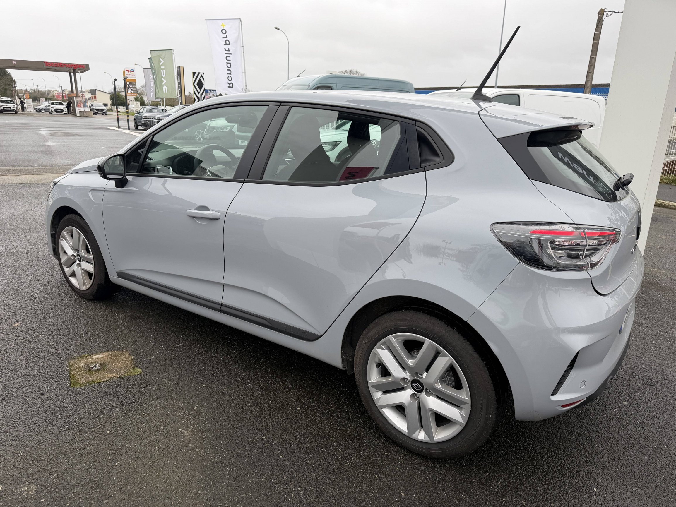 Vente en ligne Renault Clio 5 Clio TCe 90 ch GSR2 au prix de 16 490 €