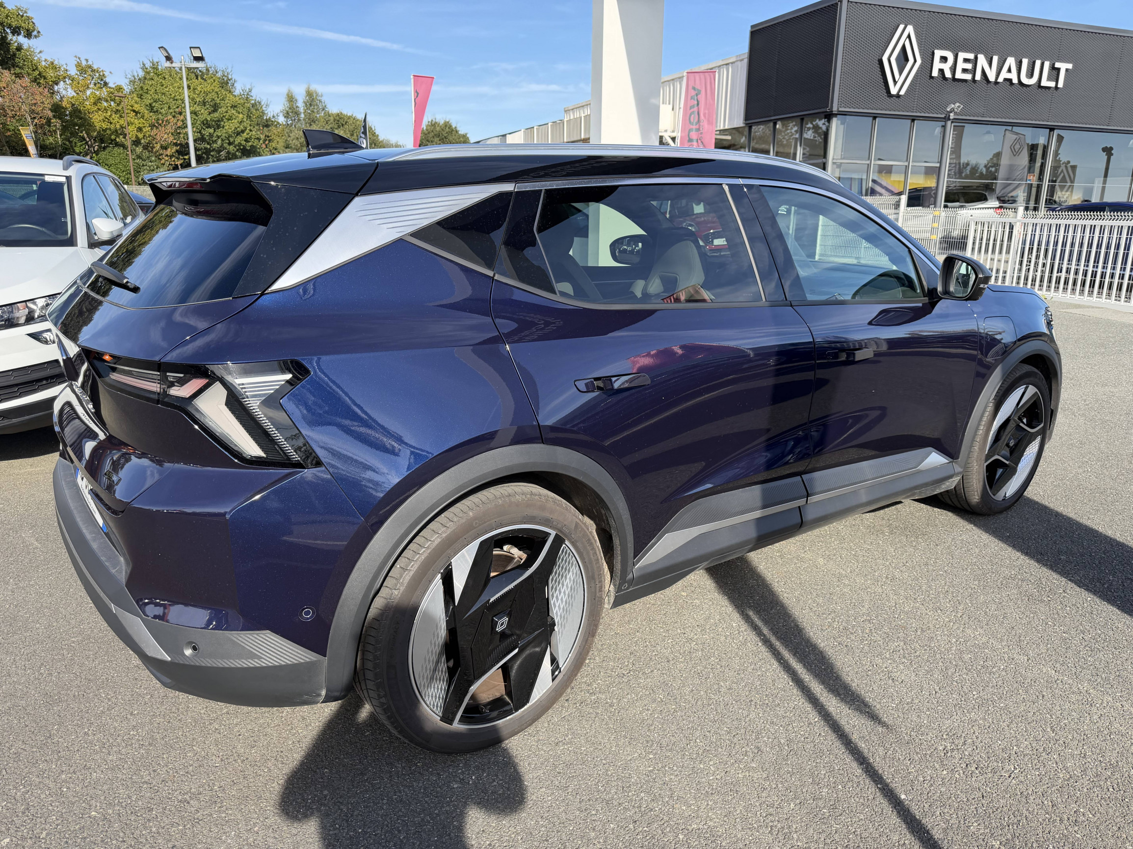 Vente en ligne Renault Scenic E-Tech  220 ch grande autonomie au prix de 49 790 €