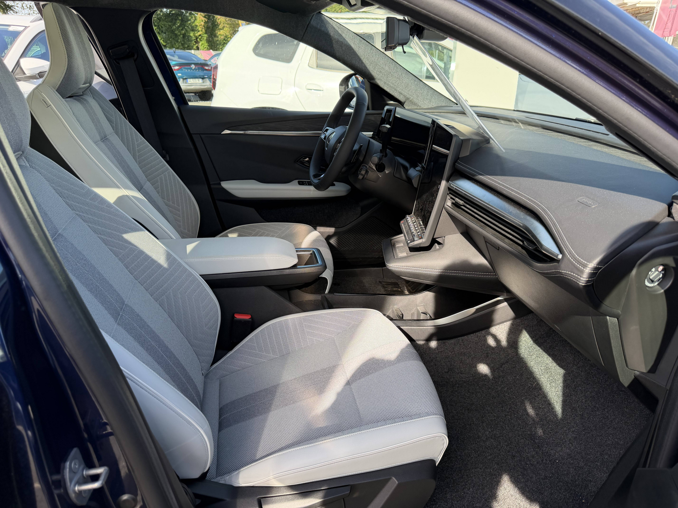 Vente en ligne Renault Scenic E-Tech  220 ch grande autonomie au prix de 49 790 €