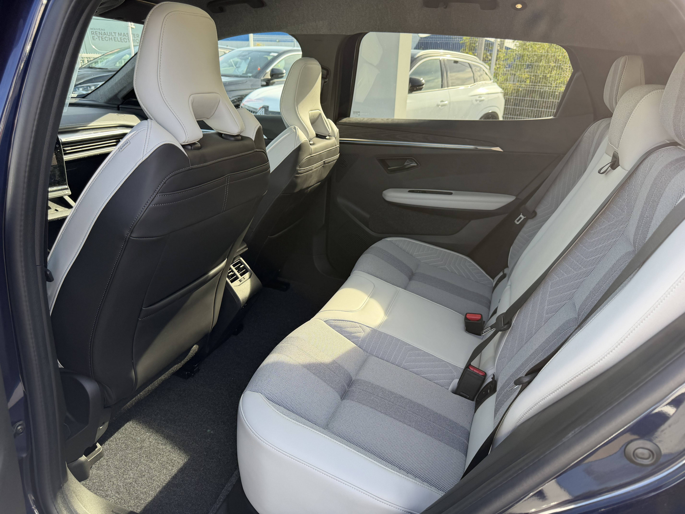 Vente en ligne Renault Scenic E-Tech  220 ch grande autonomie au prix de 49 790 €